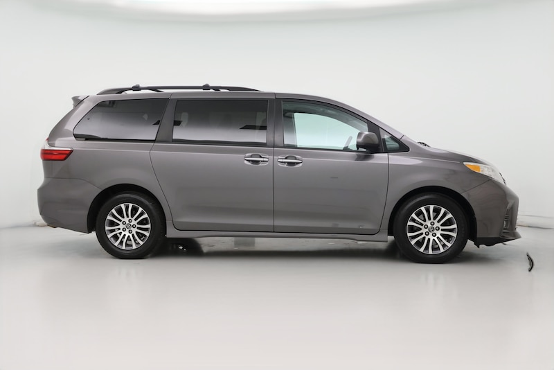 2020 Toyota Sienna XLE