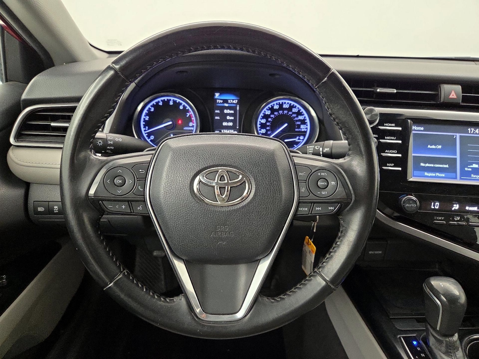 2019 Toyota Camry SE - Photo 11