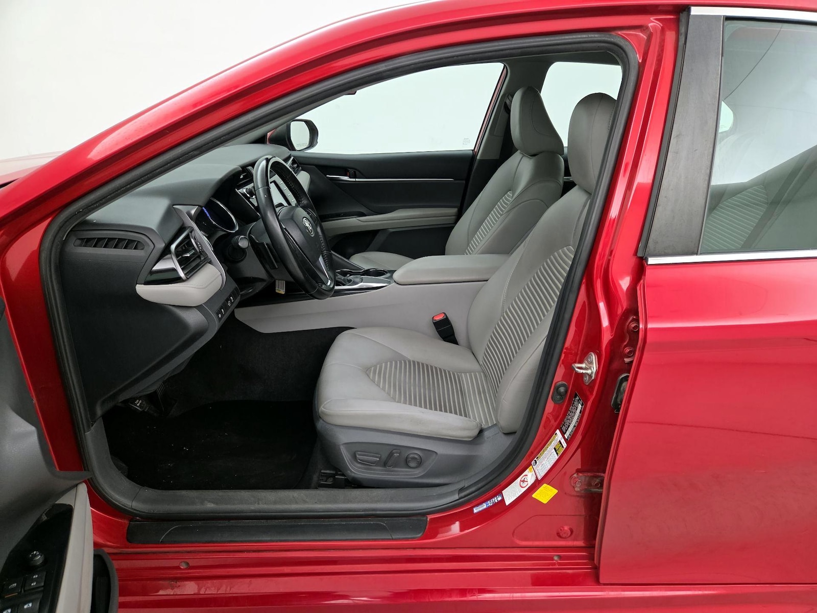 2019 Toyota Camry SE - Photo 12