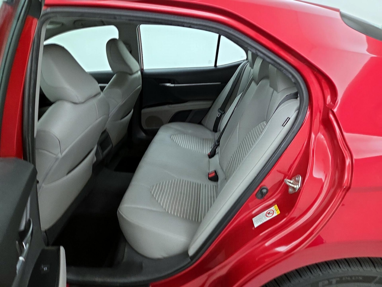 2019 Toyota Camry SE - Photo 20