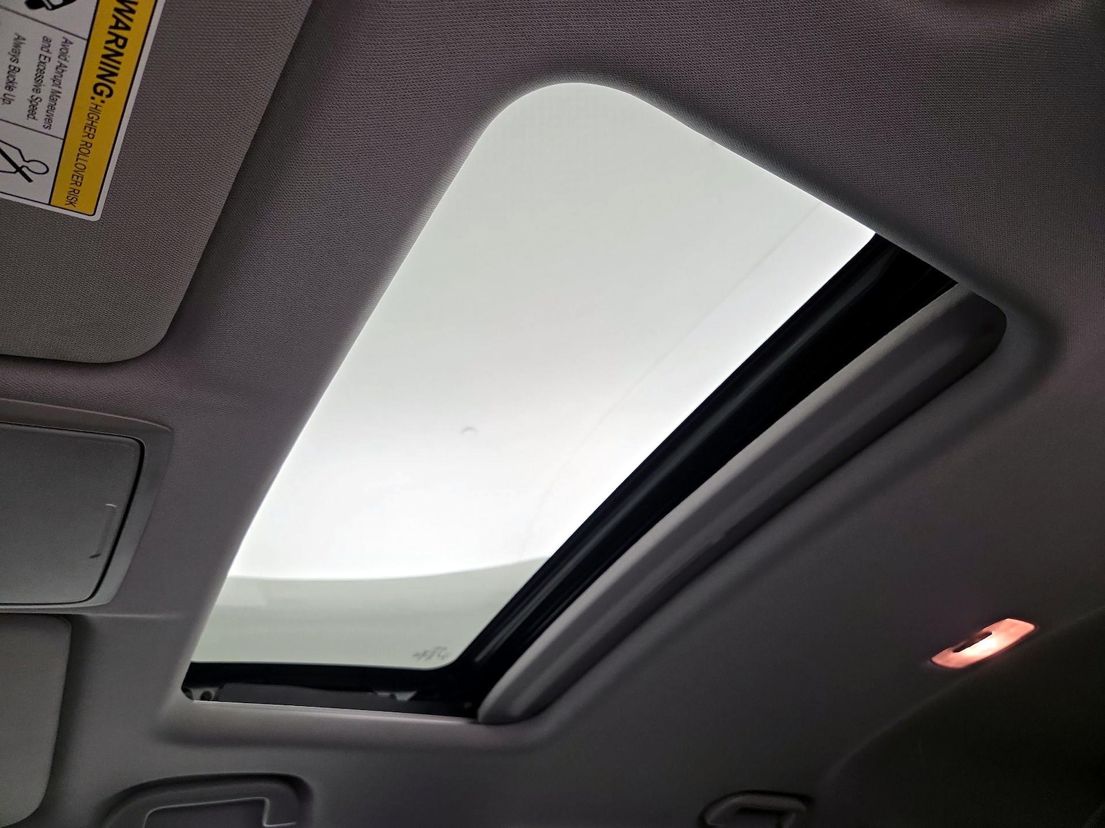 Sunroof(s) & Overhead Airbags