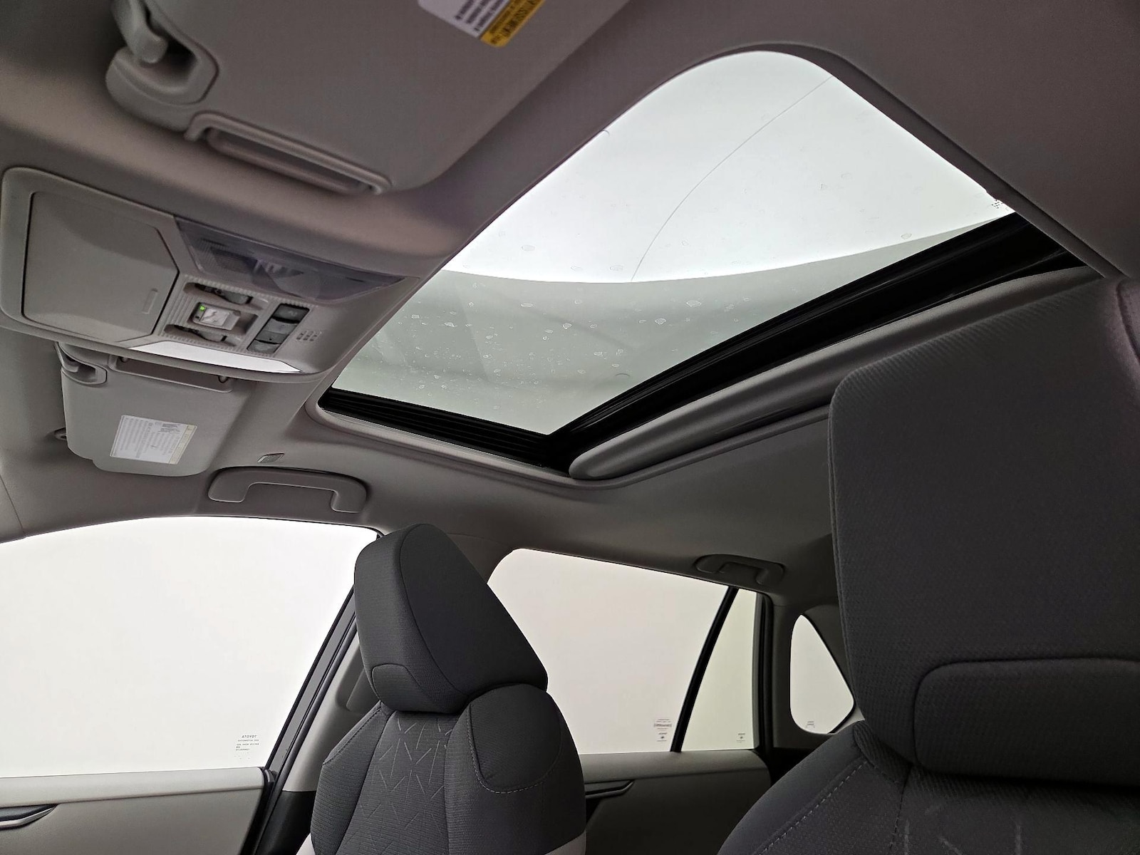 Sunroof(s) & Overhead Airbags