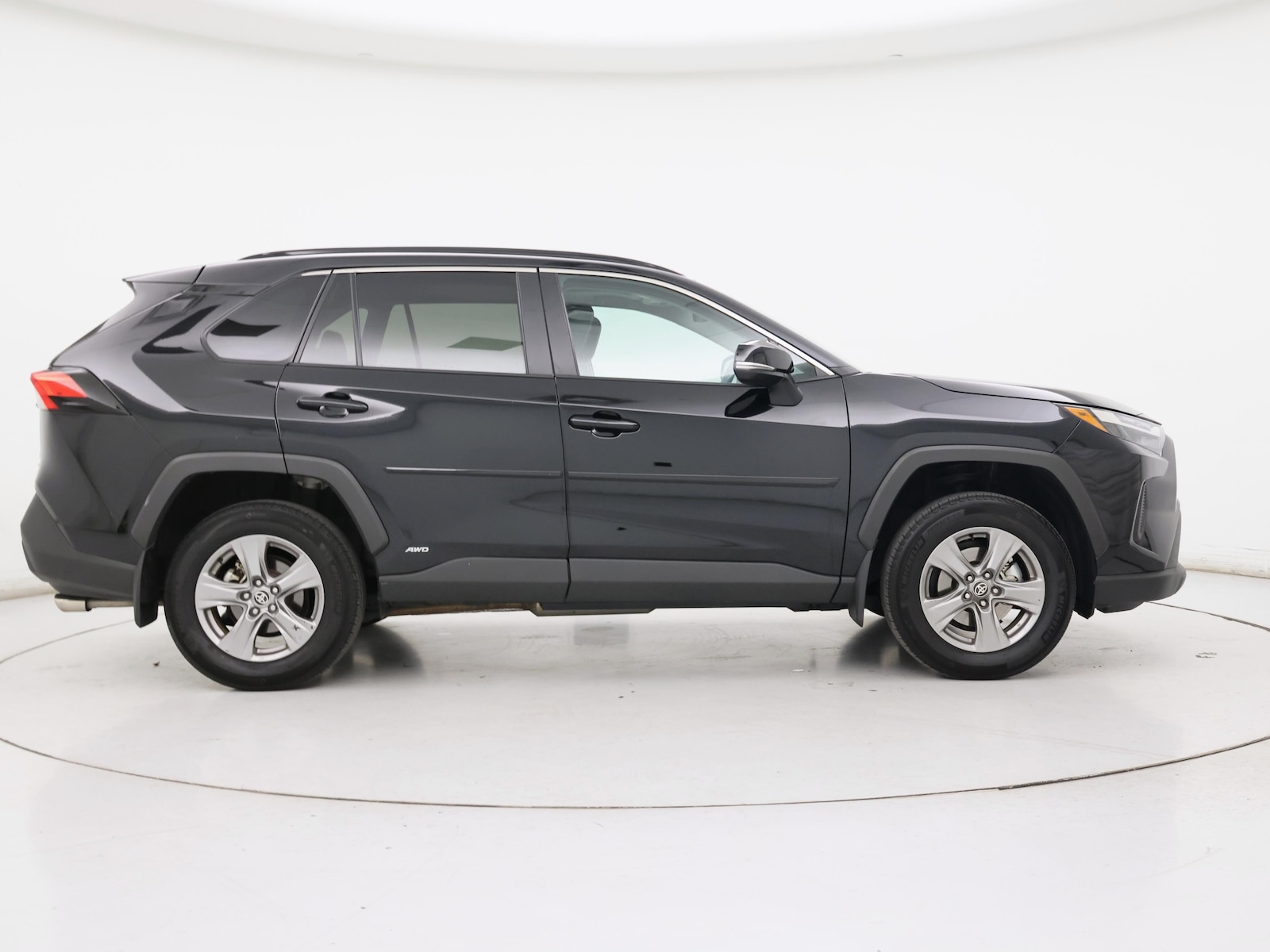 2024 Toyota RAV4 XLE - Photo 8