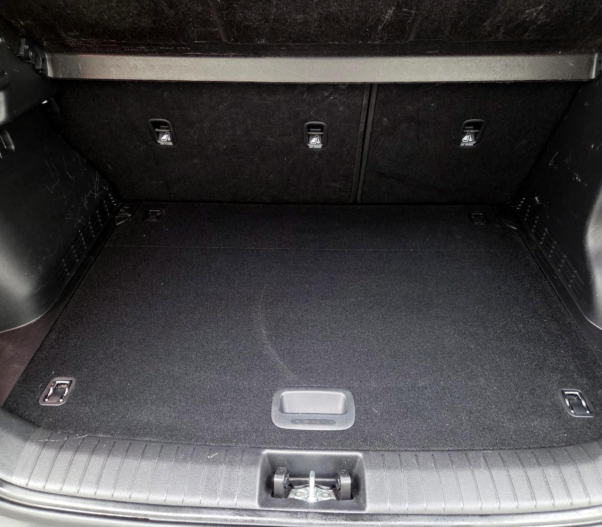 Trunk/Cargo (Seats Up)