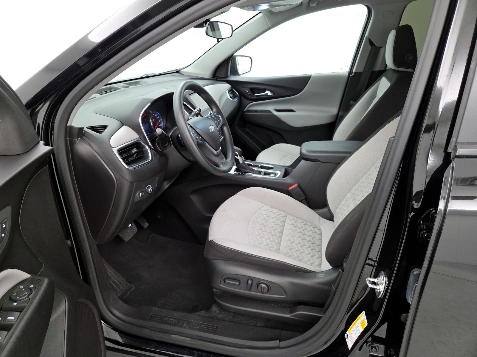 Power Seat(s) & Side Airbags
