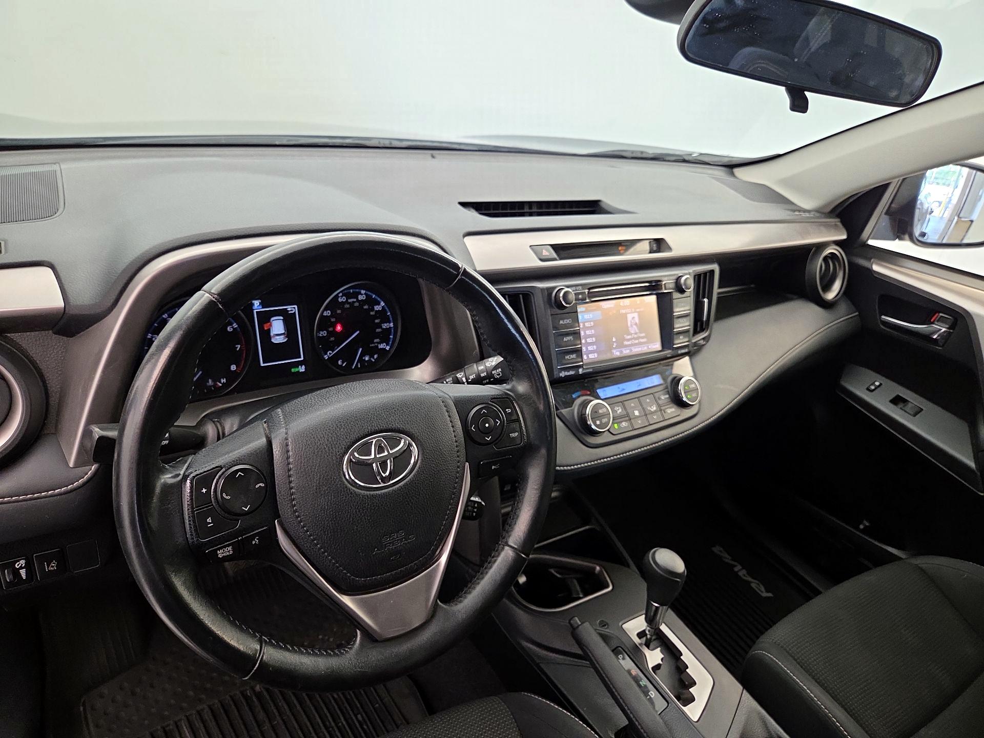 Thumbnail: 2018 Toyota RAV4 - 9
