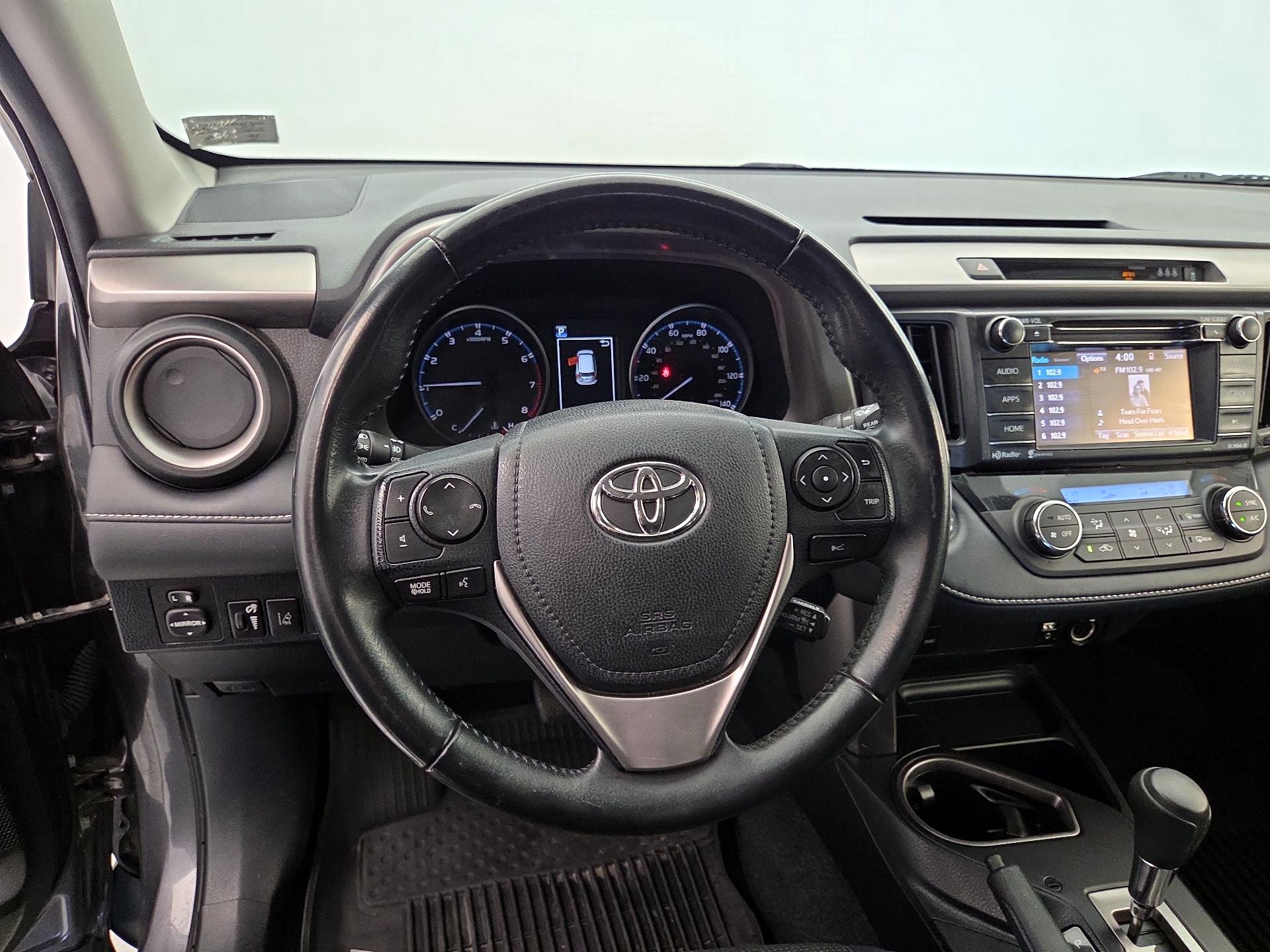 Thumbnail: 2018 Toyota RAV4 - 10