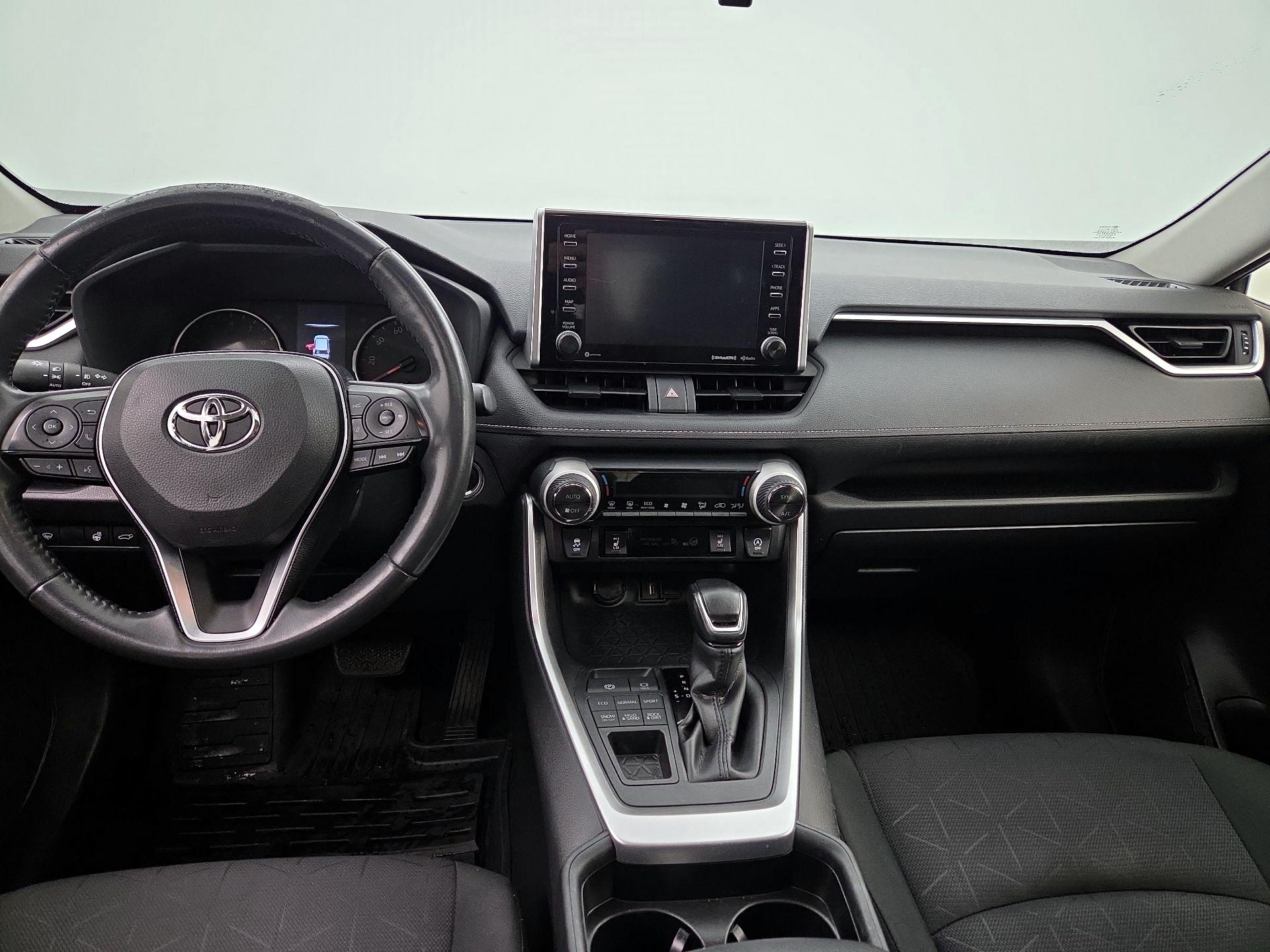 Thumbnail: 2020 Toyota RAV4 - 9