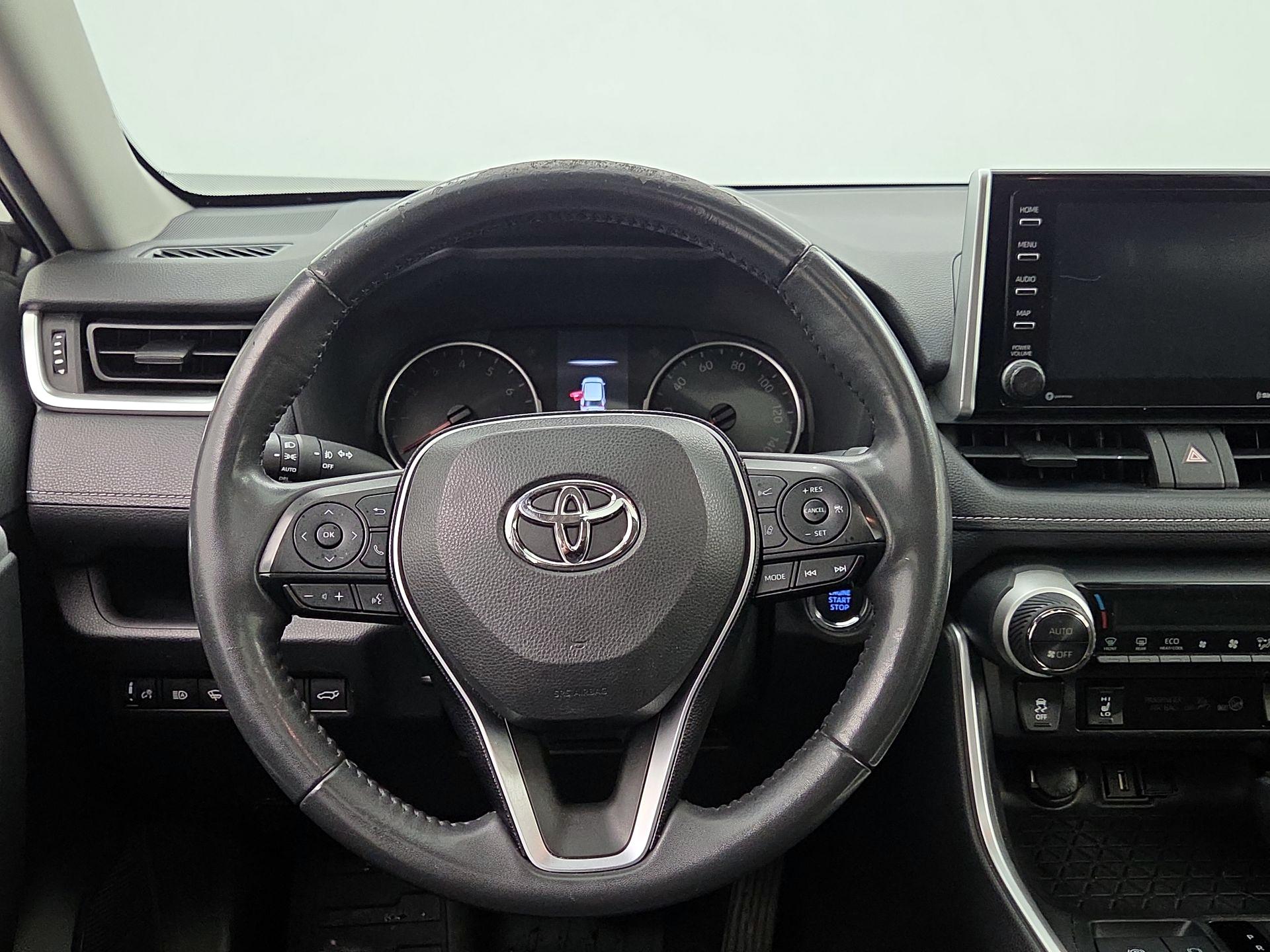Thumbnail: 2020 Toyota RAV4 - 10