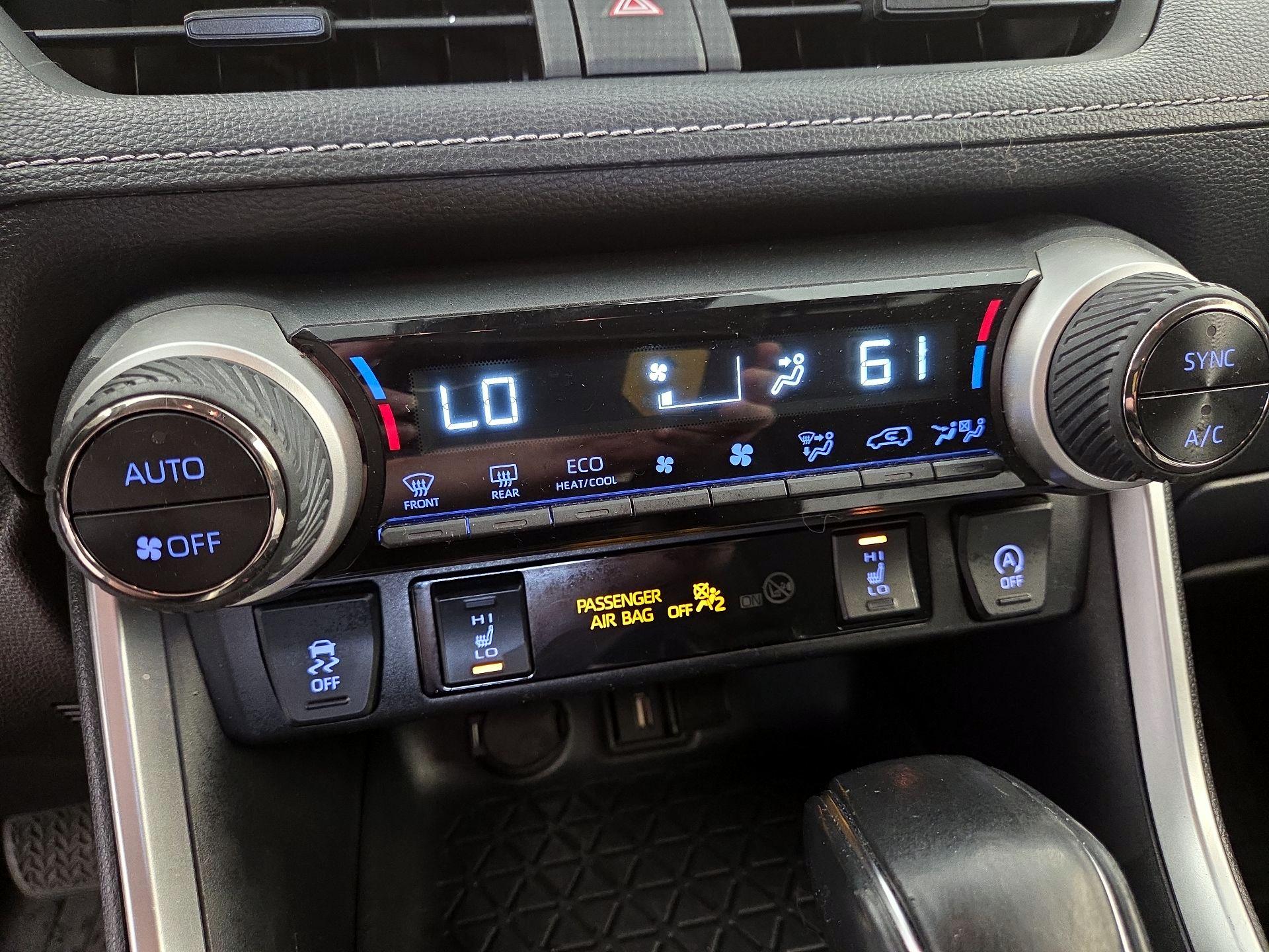 Thumbnail: 2020 Toyota RAV4 - 16