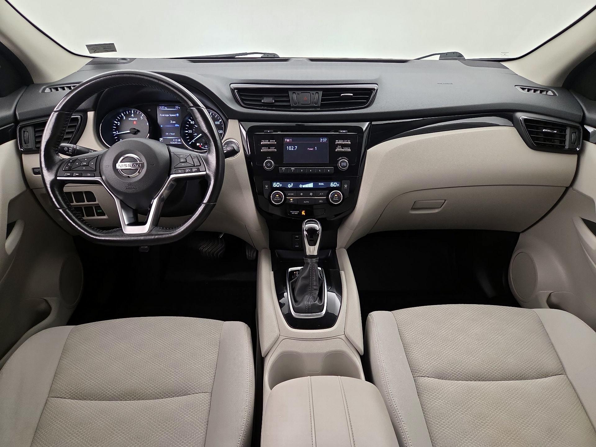 Thumbnail: 2018 Nissan Rogue Sport - 9