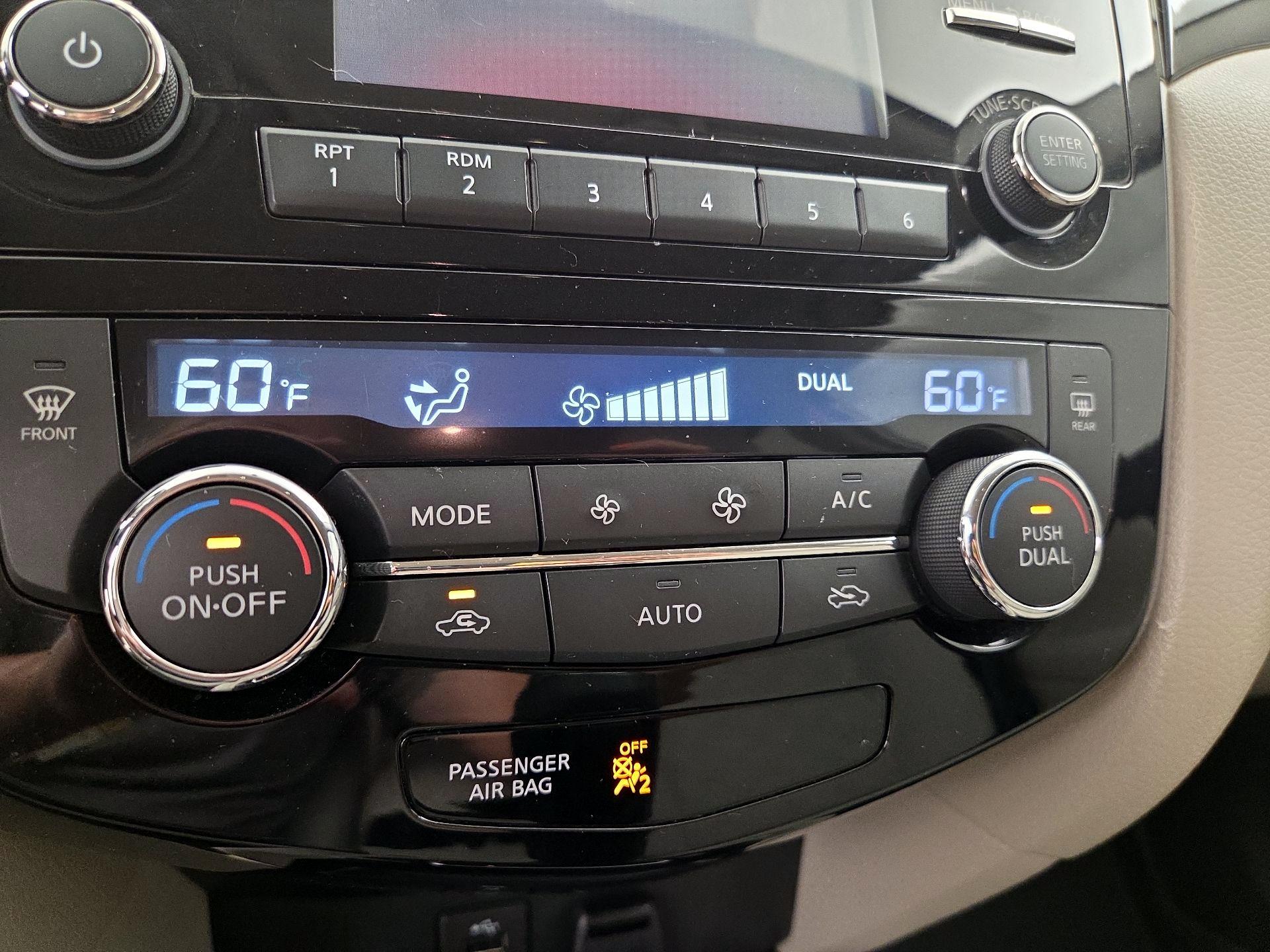 Thumbnail: 2018 Nissan Rogue Sport - 16