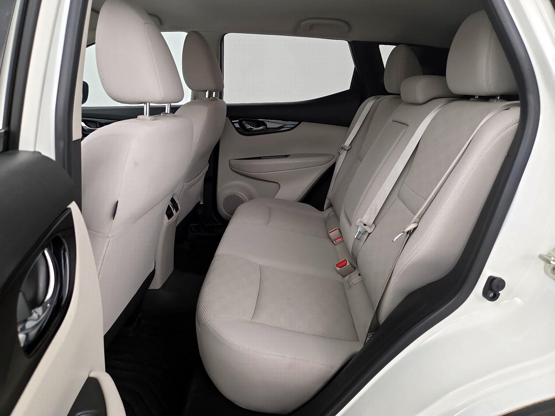 Thumbnail: 2018 Nissan Rogue Sport - 19