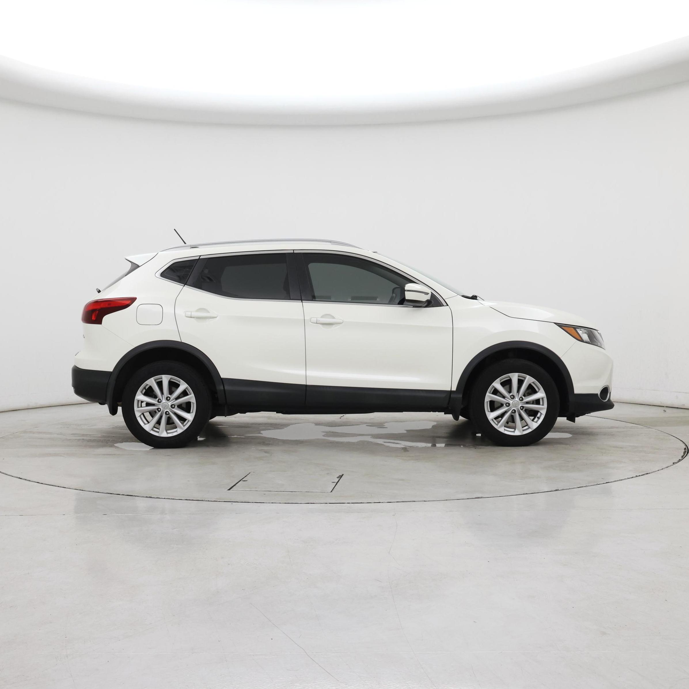 Thumbnail: 2018 Nissan Rogue Sport - 7
