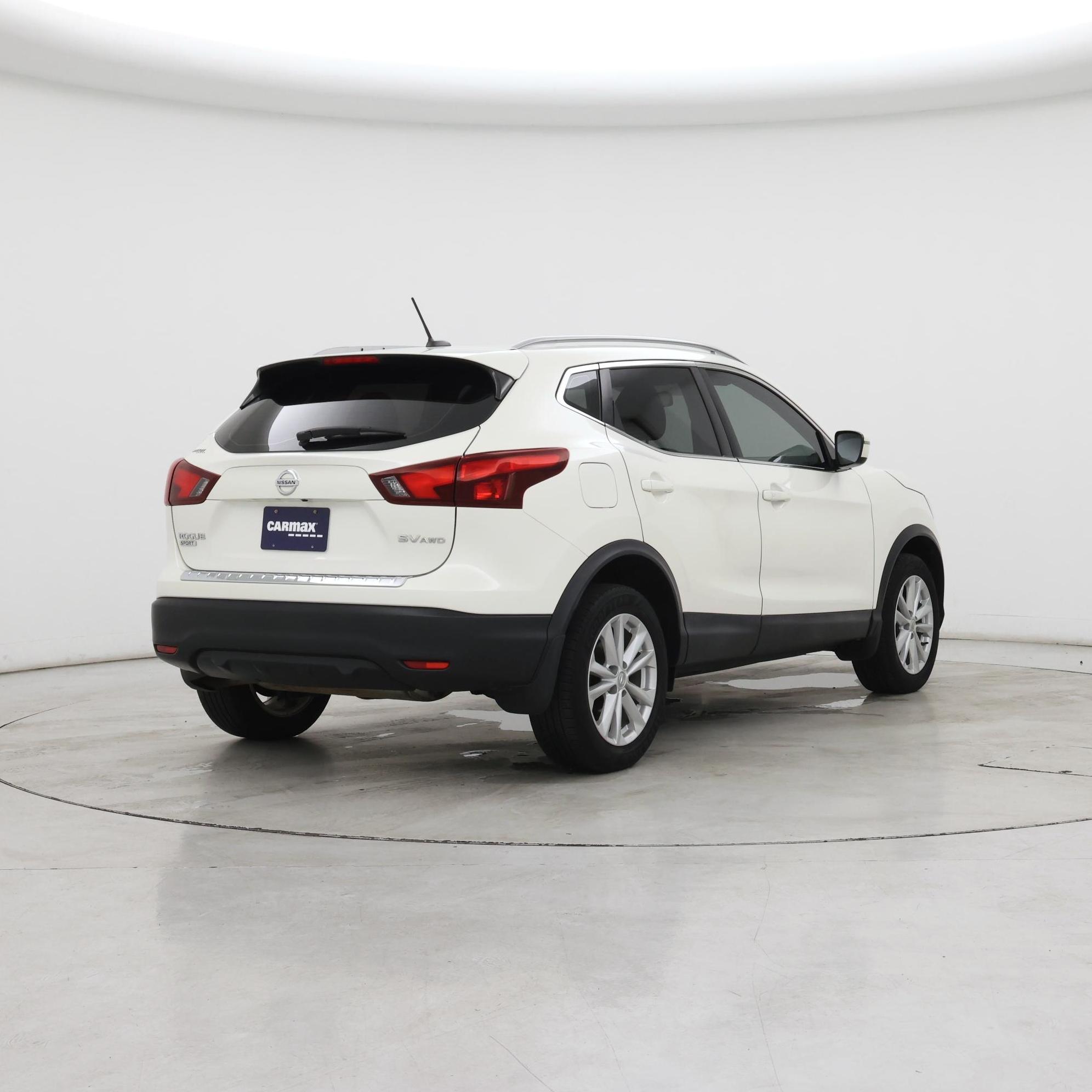 Thumbnail: 2018 Nissan Rogue Sport - 8