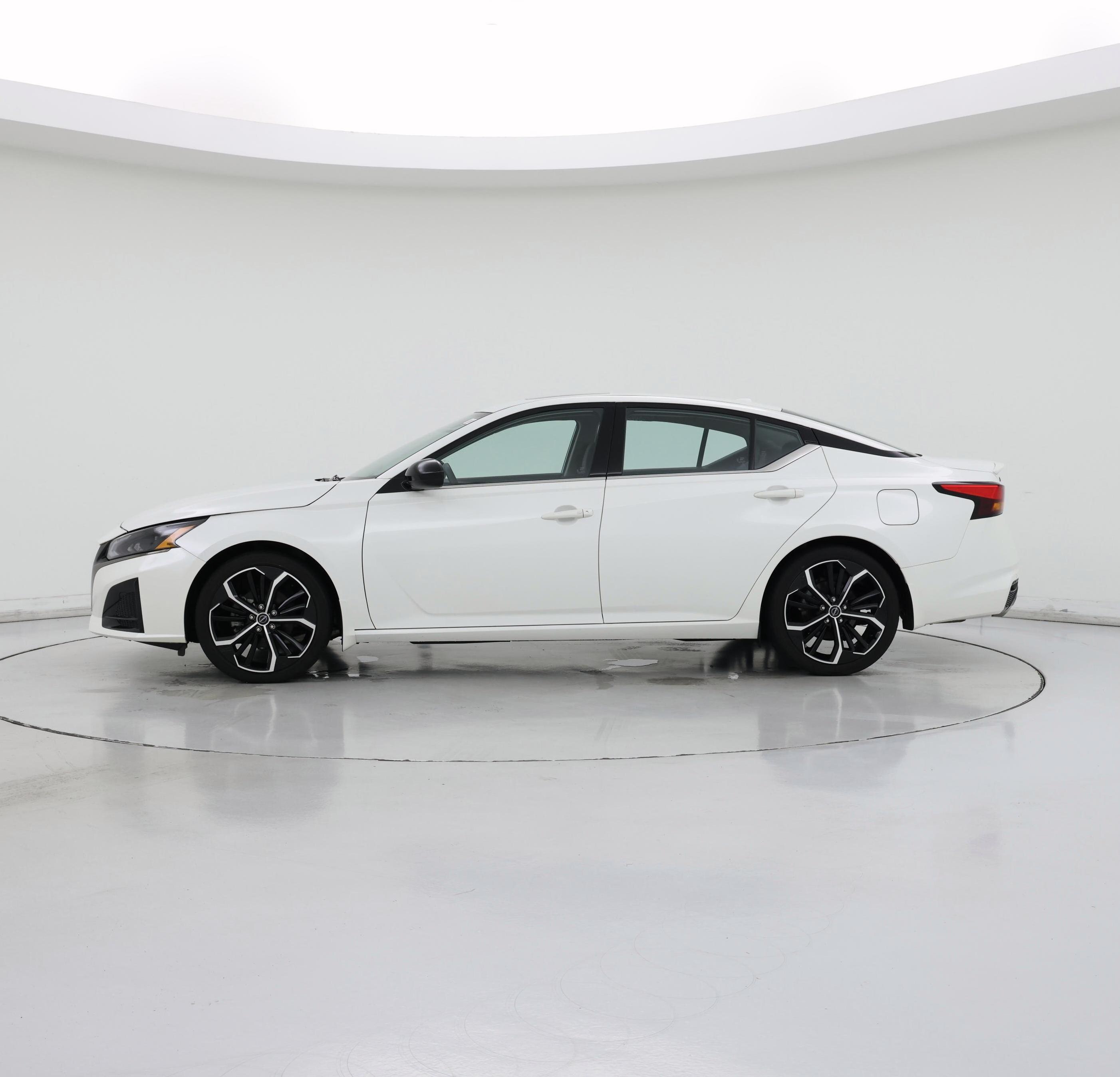 Thumbnail: 2023 Nissan Altima - 3