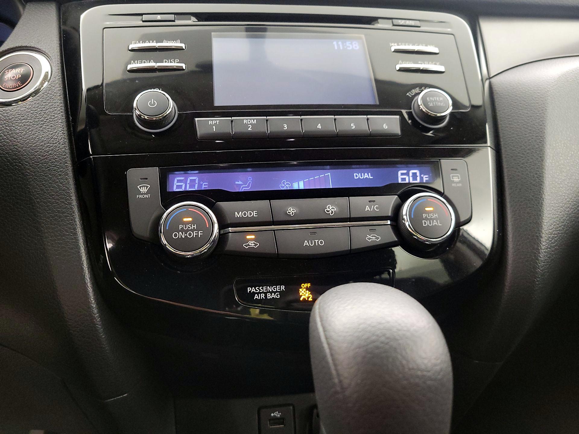 Thumbnail: 2015 Nissan Rogue - 16