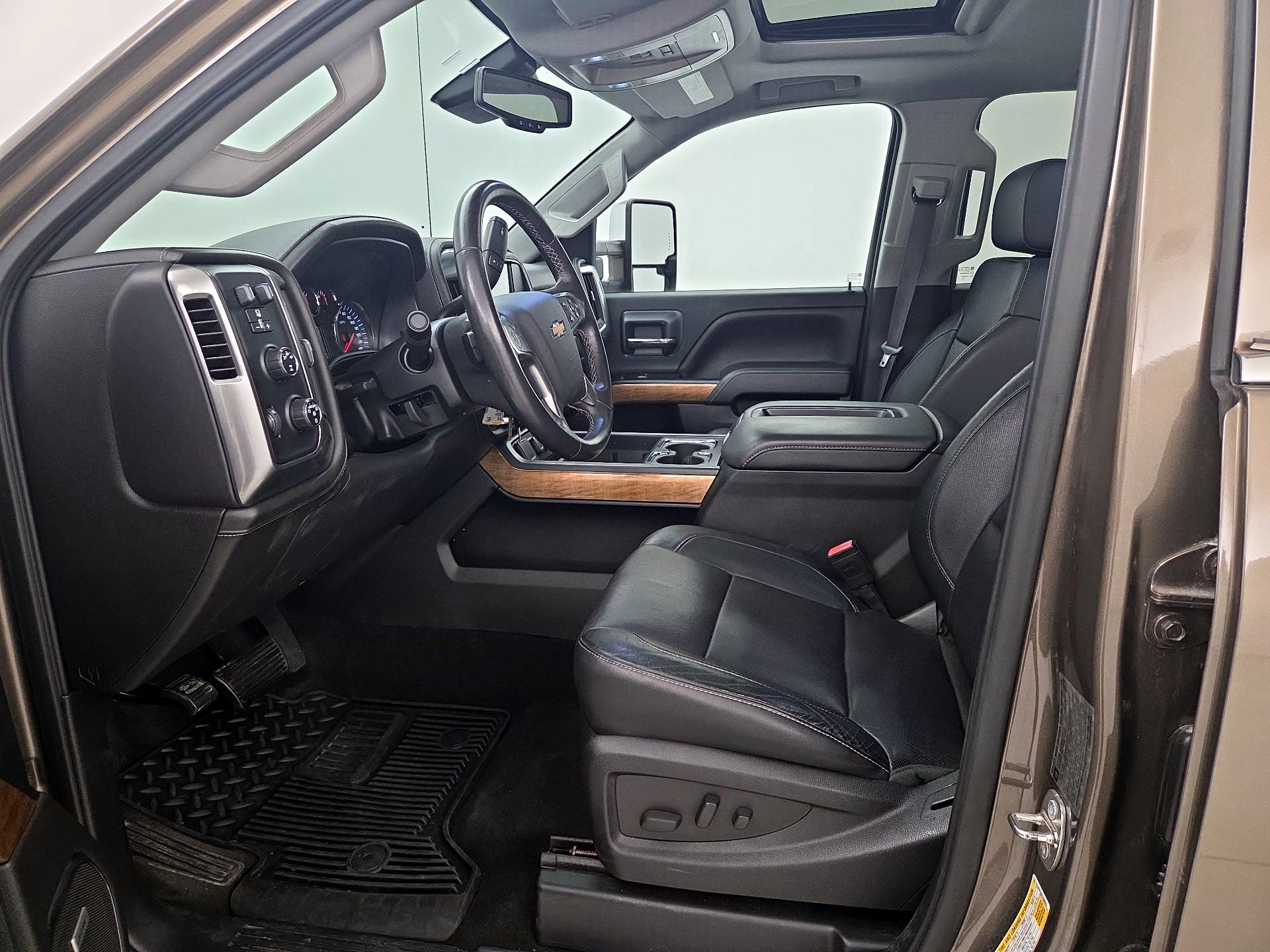 Thumbnail: 2015 Chevrolet Silverado 3500 - 11