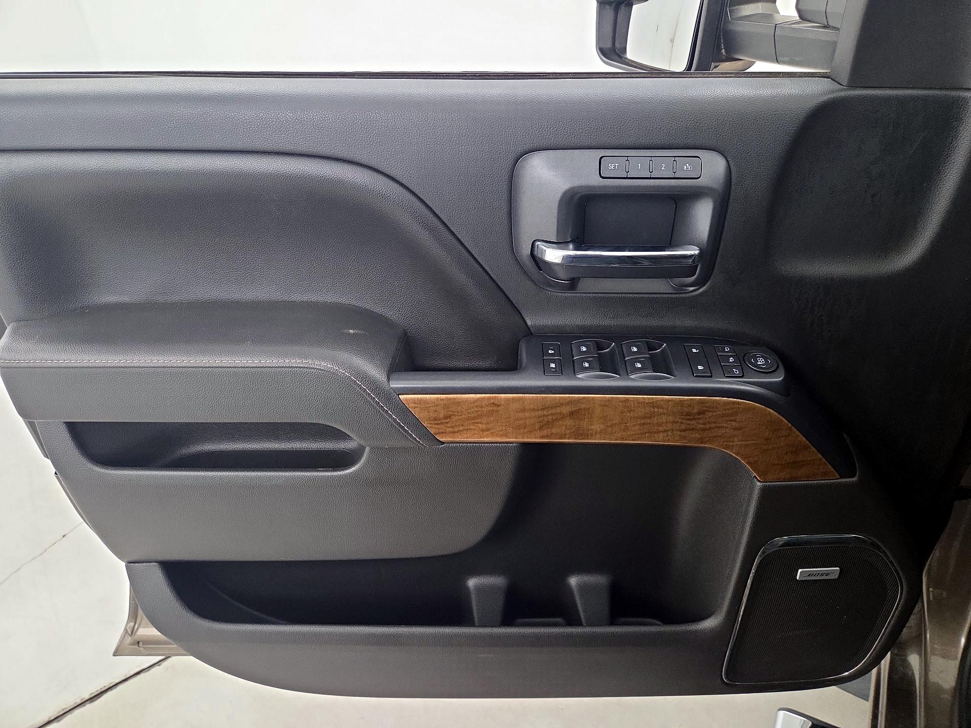 Thumbnail: 2015 Chevrolet Silverado 3500 - 12