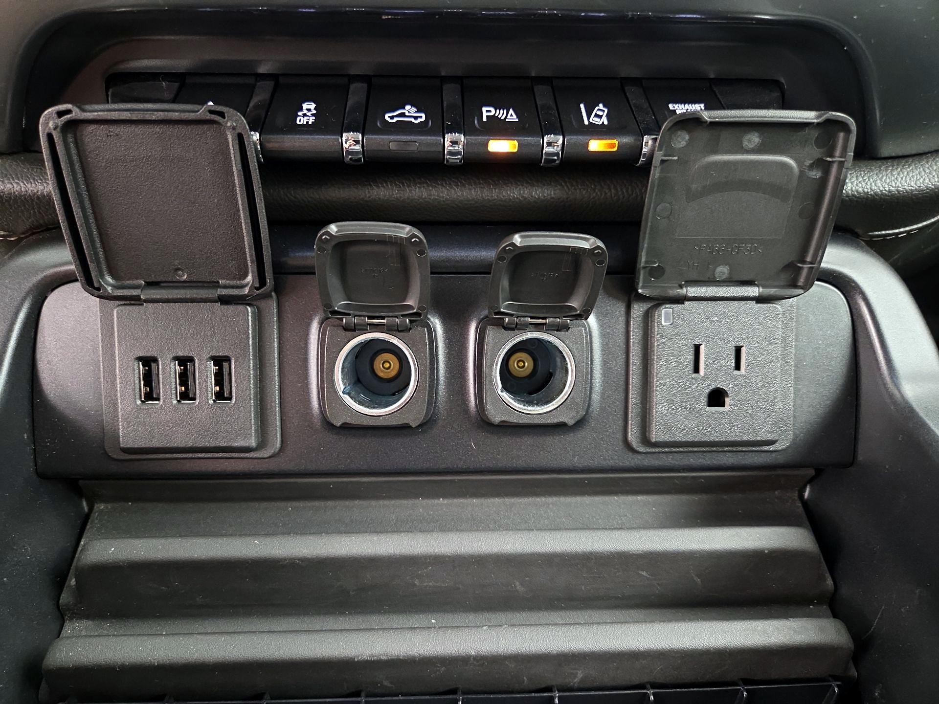 Thumbnail: 2015 Chevrolet Silverado 3500 - 19