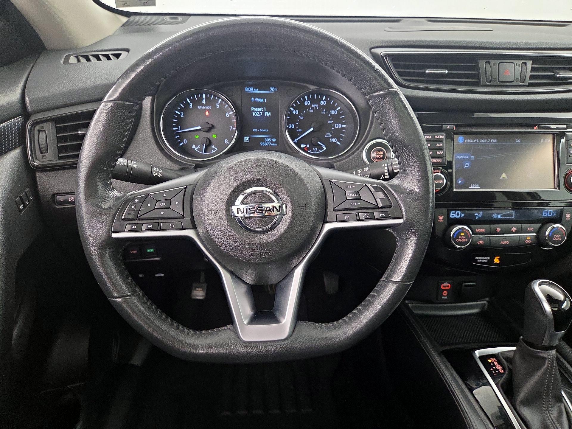 Thumbnail: 2017 Nissan Rogue - 10