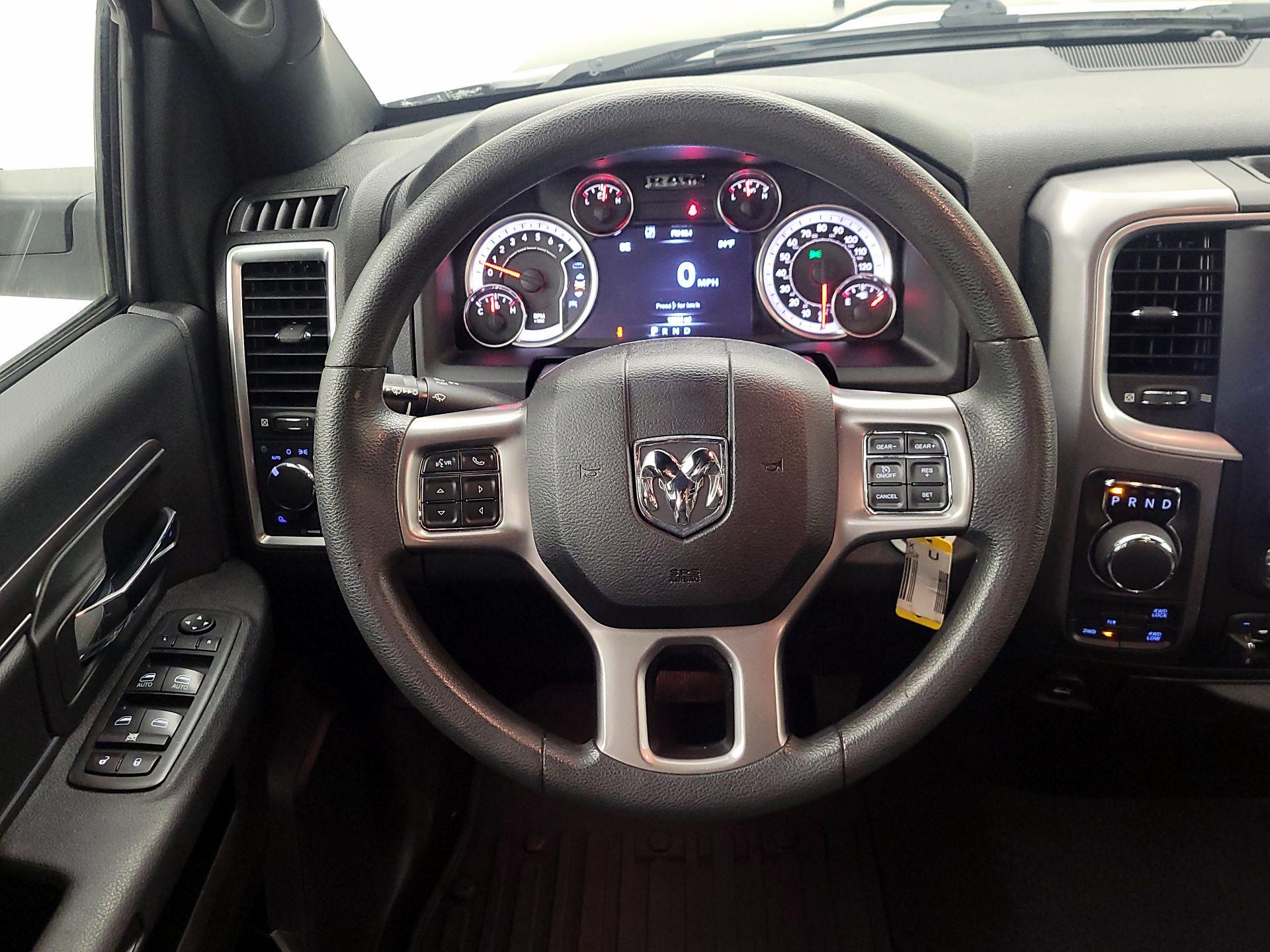 Thumbnail: 2021 RAM 1500 Classic - 10