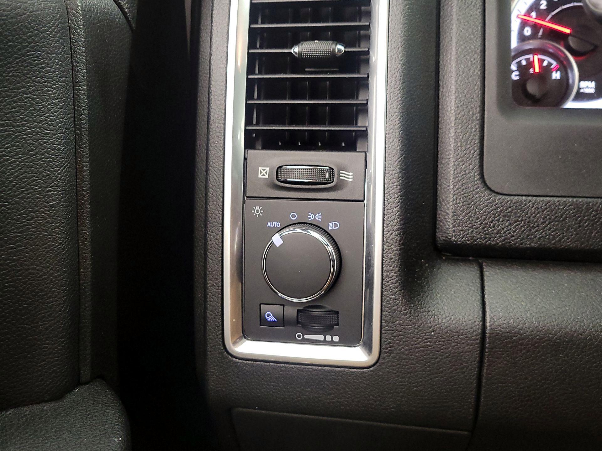 Thumbnail: 2021 RAM 1500 Classic - 13