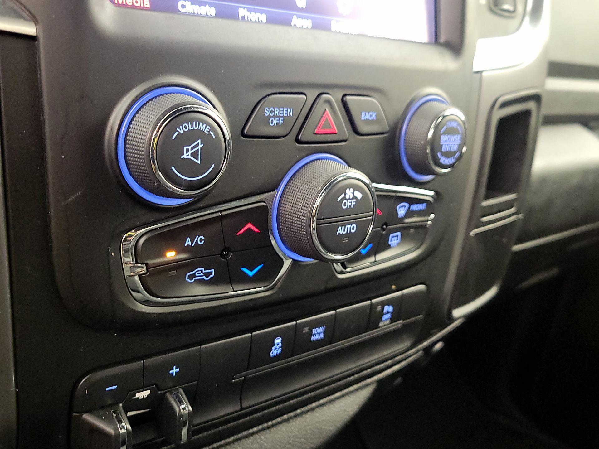 Thumbnail: 2021 RAM 1500 Classic - 16