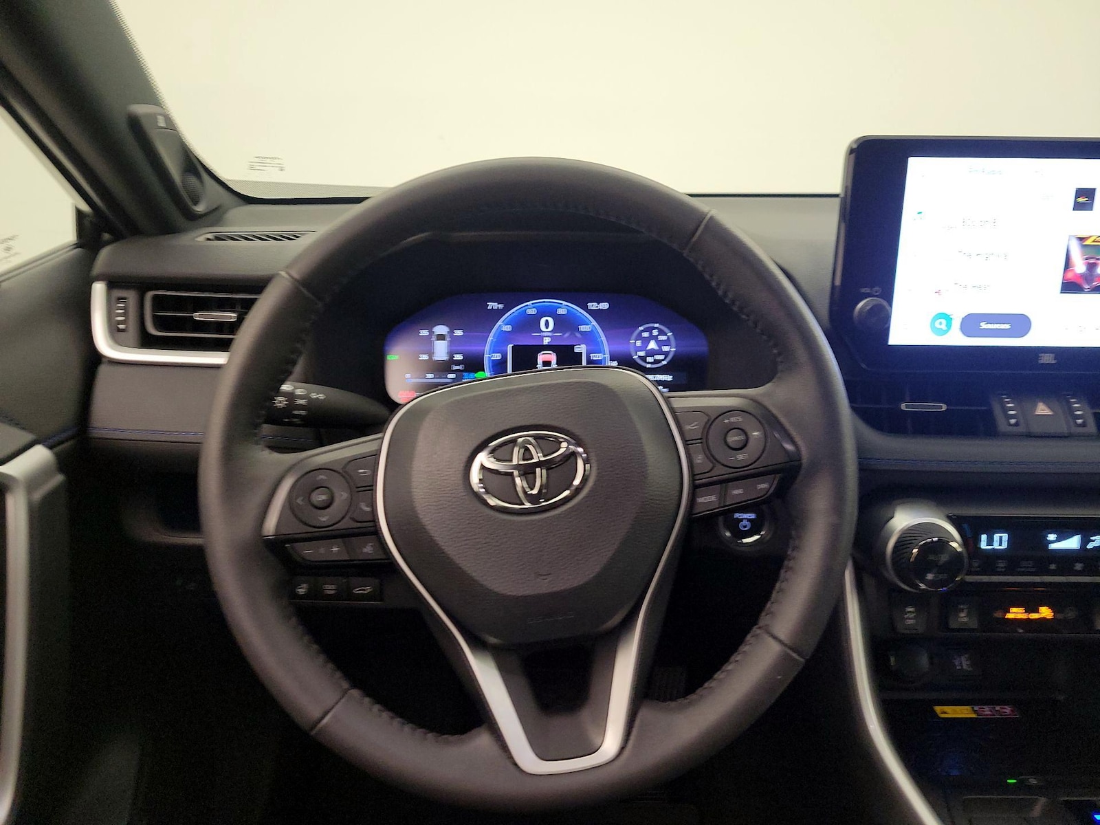 2024 Toyota RAV4 XSE - Photo 11