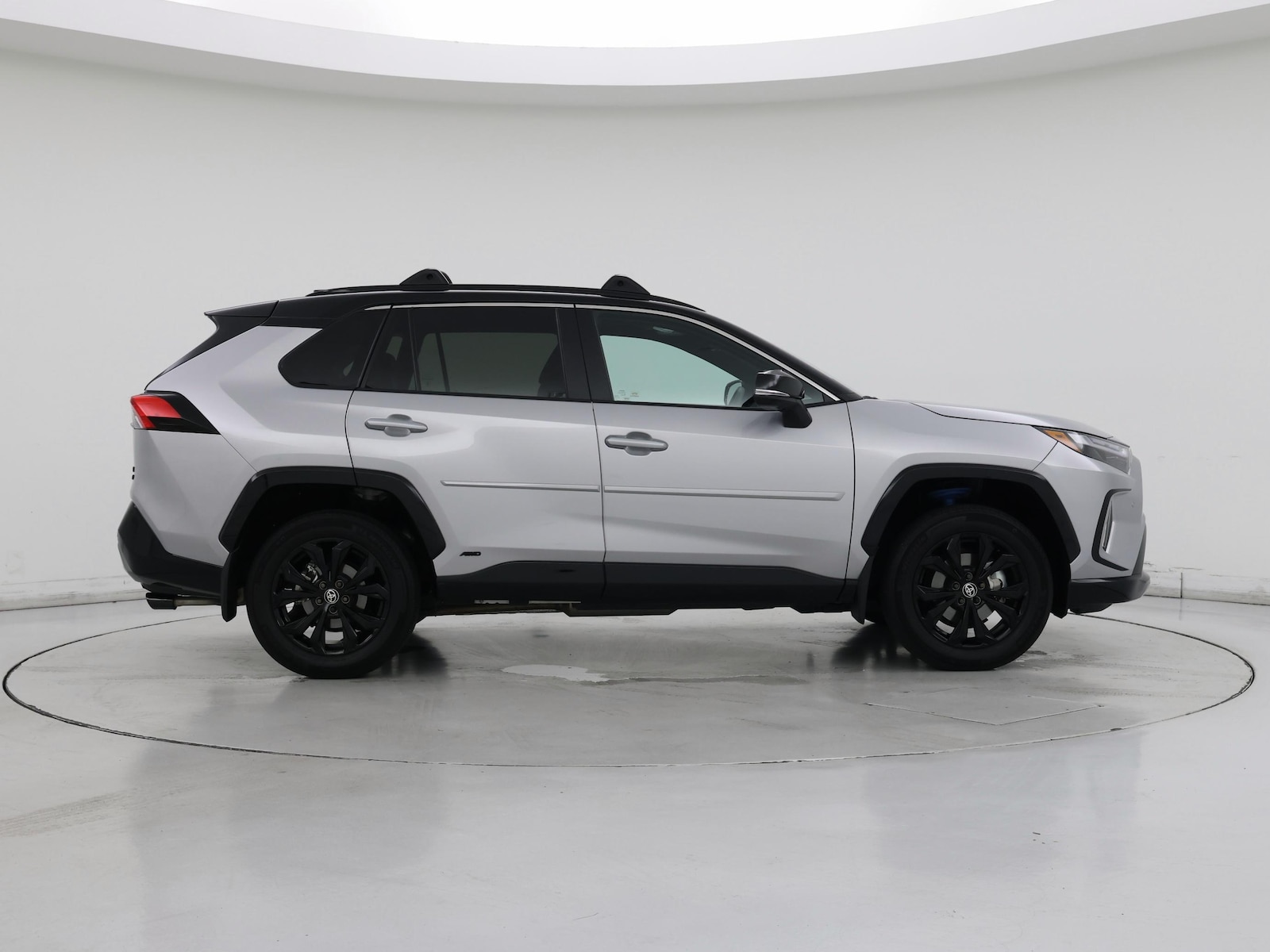 2024 Toyota RAV4 XSE - Photo 8