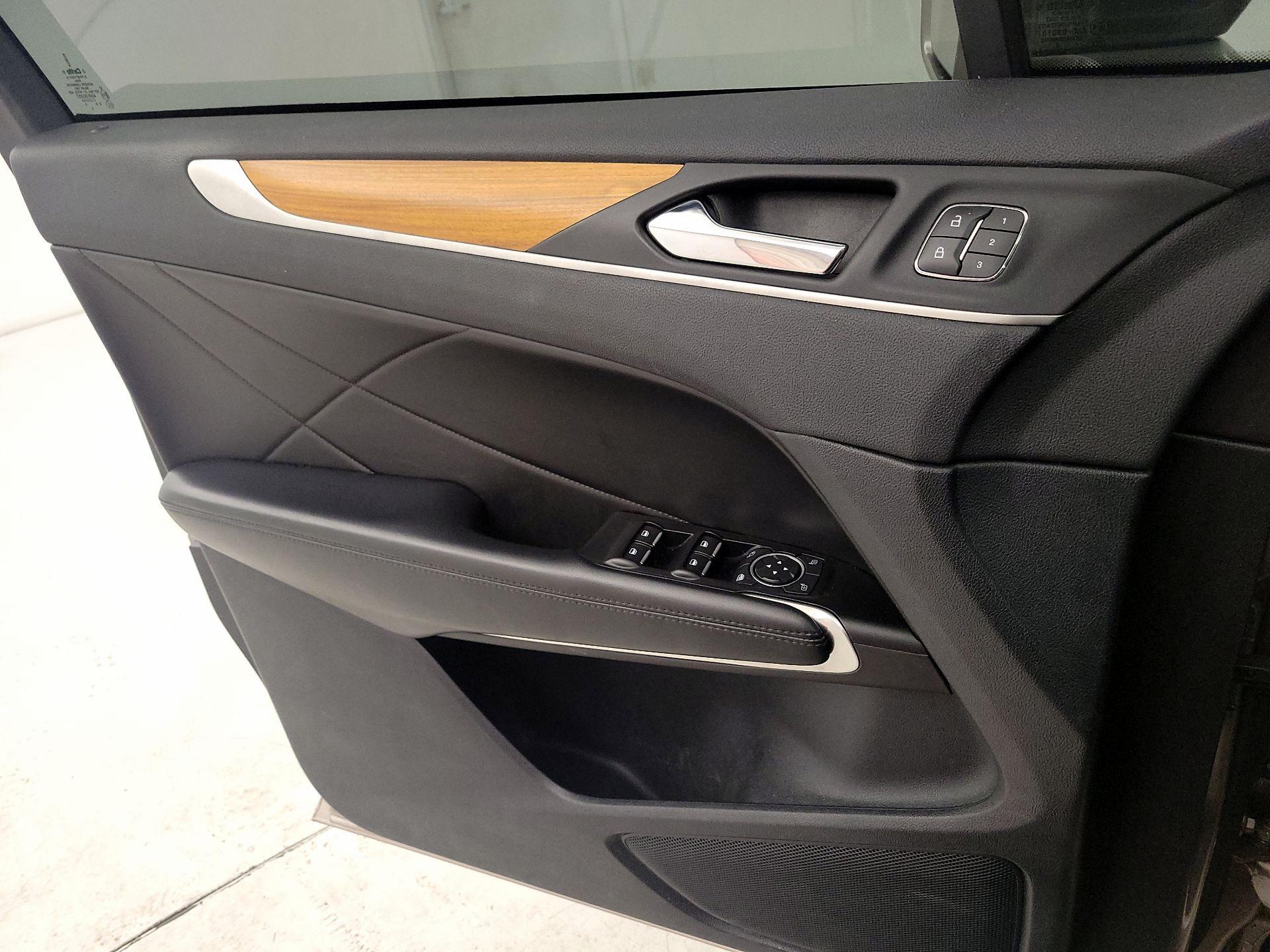 Thumbnail: 2019 Lincoln MKC - 10