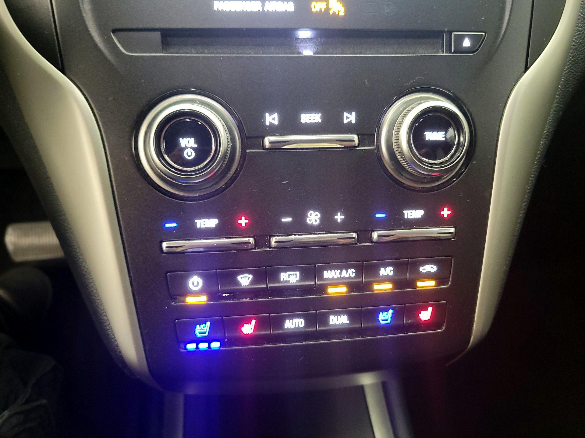 Thumbnail: 2019 Lincoln MKC - 14