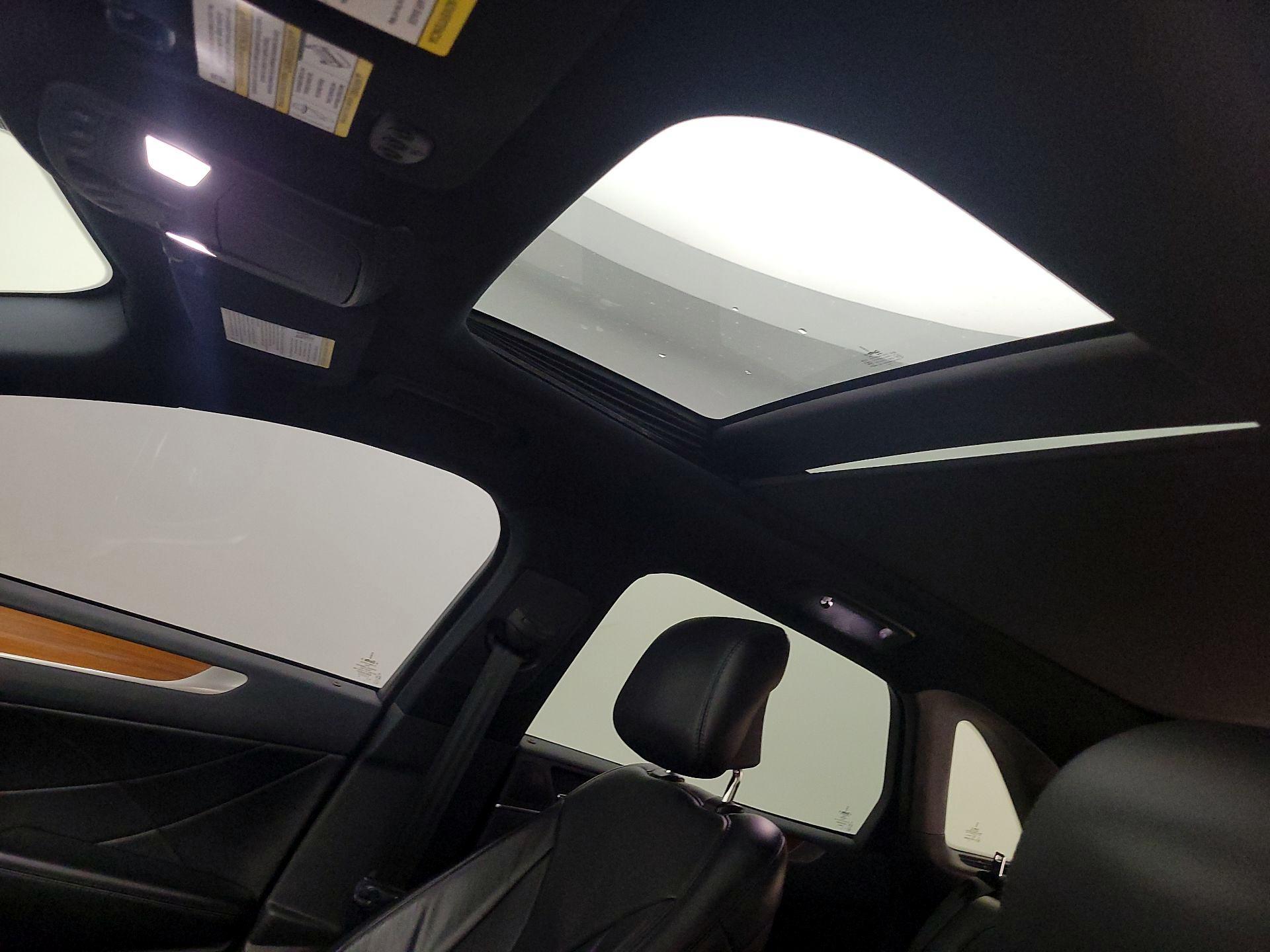 Thumbnail: 2019 Lincoln MKC - 16