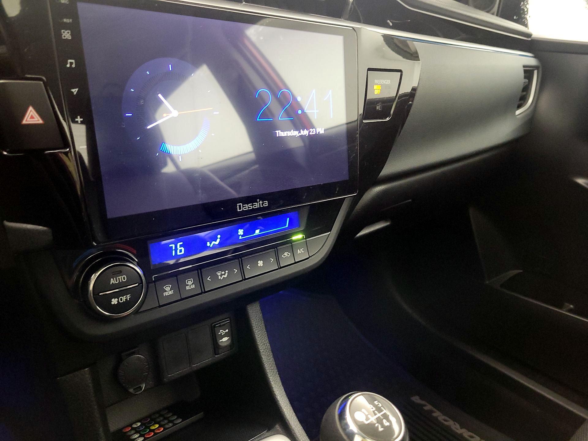 Thumbnail: 2015 Toyota Corolla - 14