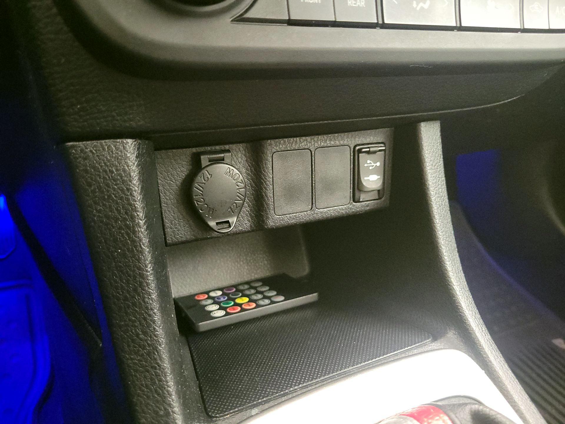 Thumbnail: 2015 Toyota Corolla - 16