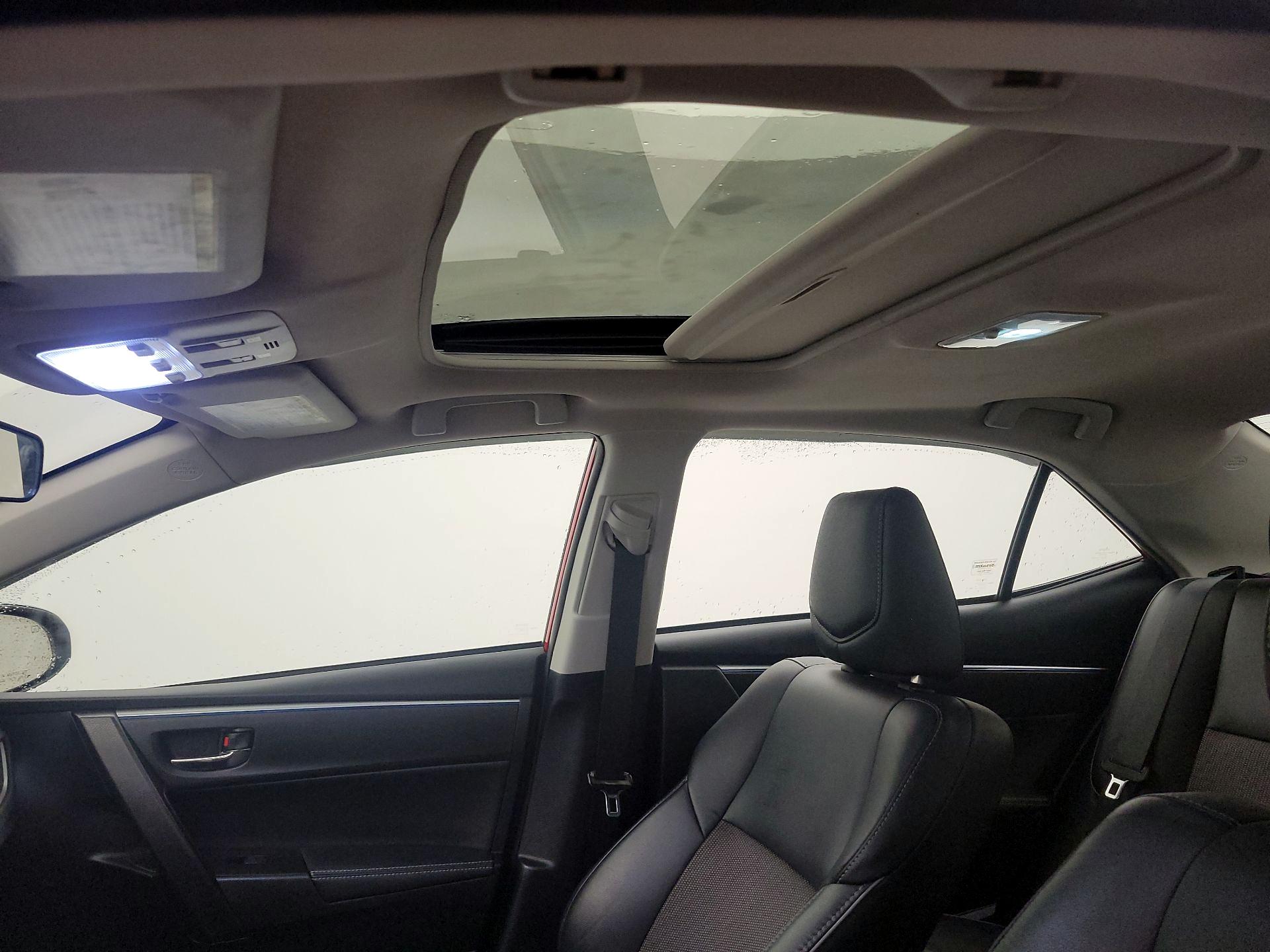 Thumbnail: 2015 Toyota Corolla - 17