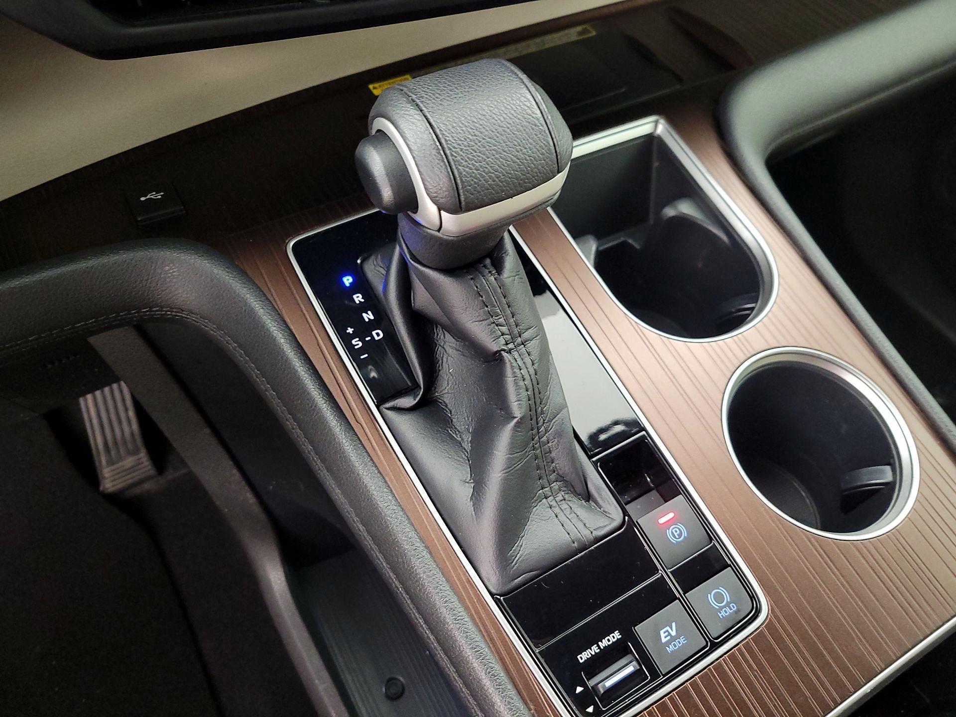 Thumbnail: 2022 Toyota Sienna - 18