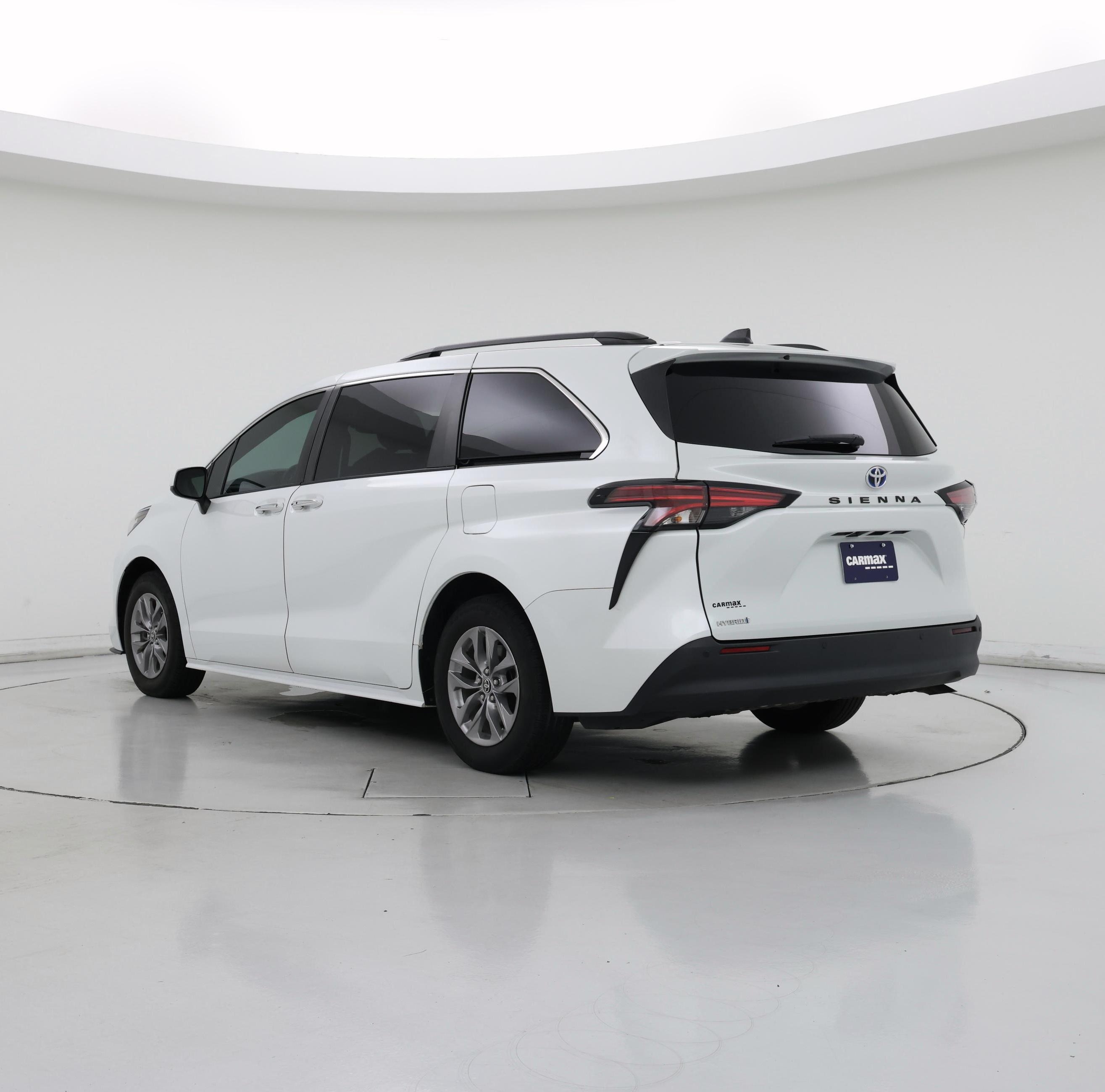 Thumbnail: 2022 Toyota Sienna - 2