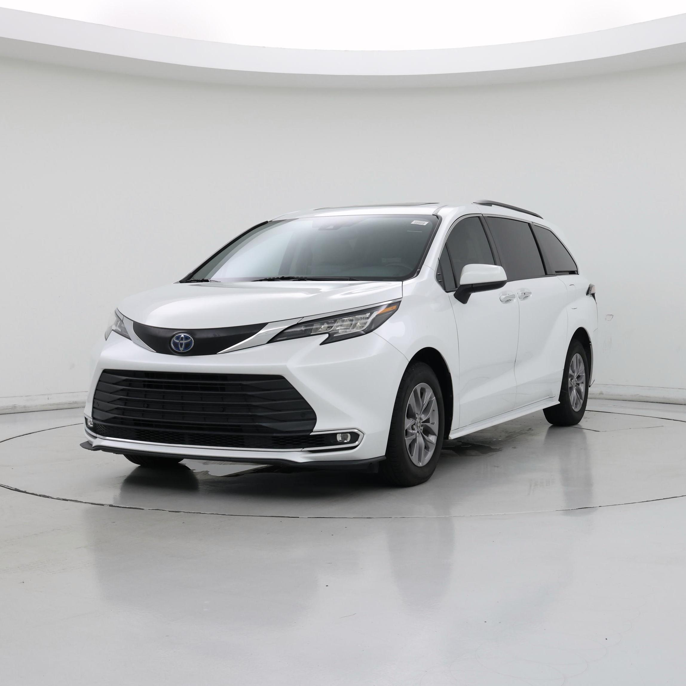 Thumbnail: 2022 Toyota Sienna - 4
