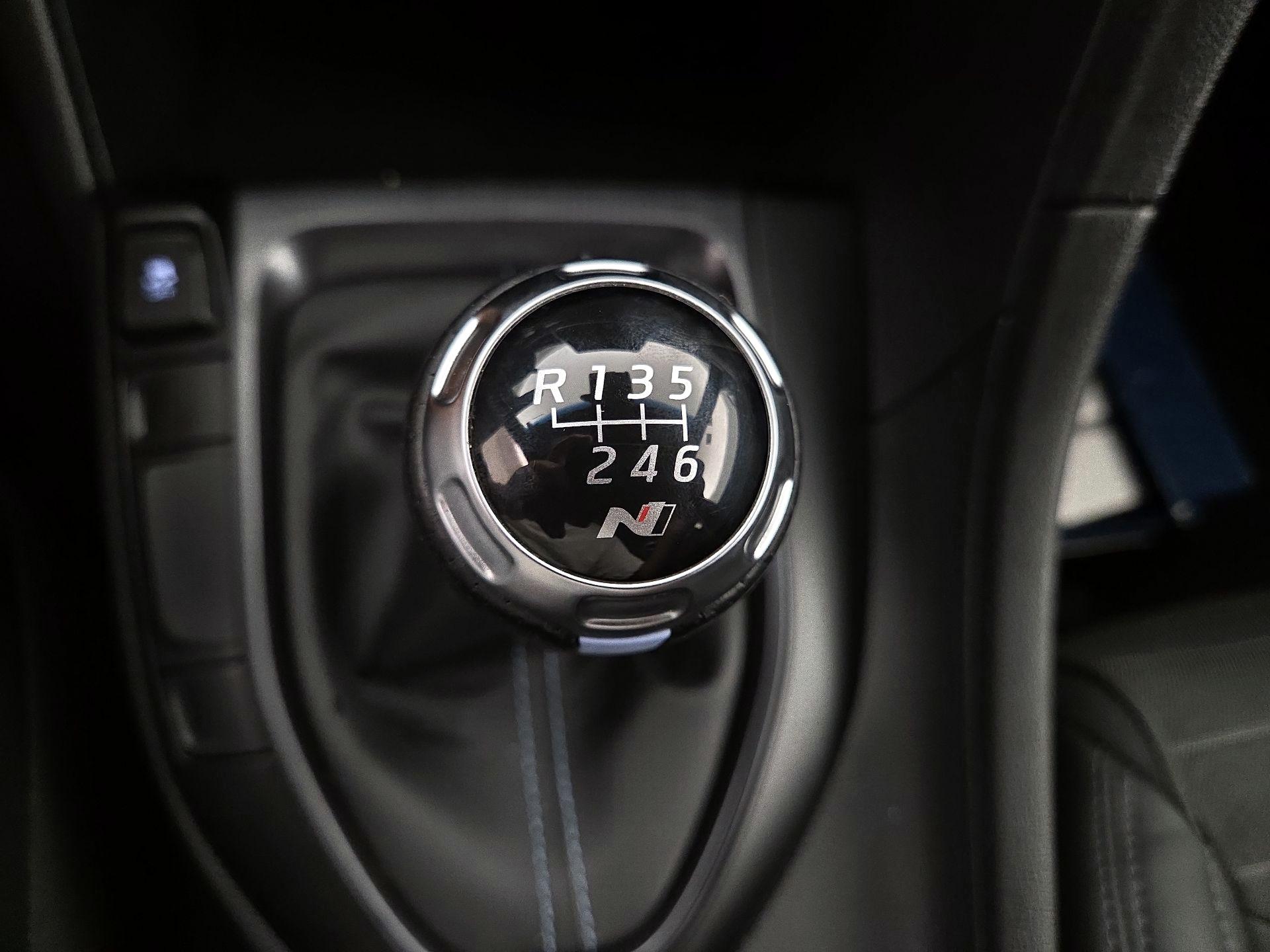 Thumbnail: 2022 Hyundai Veloster - 17