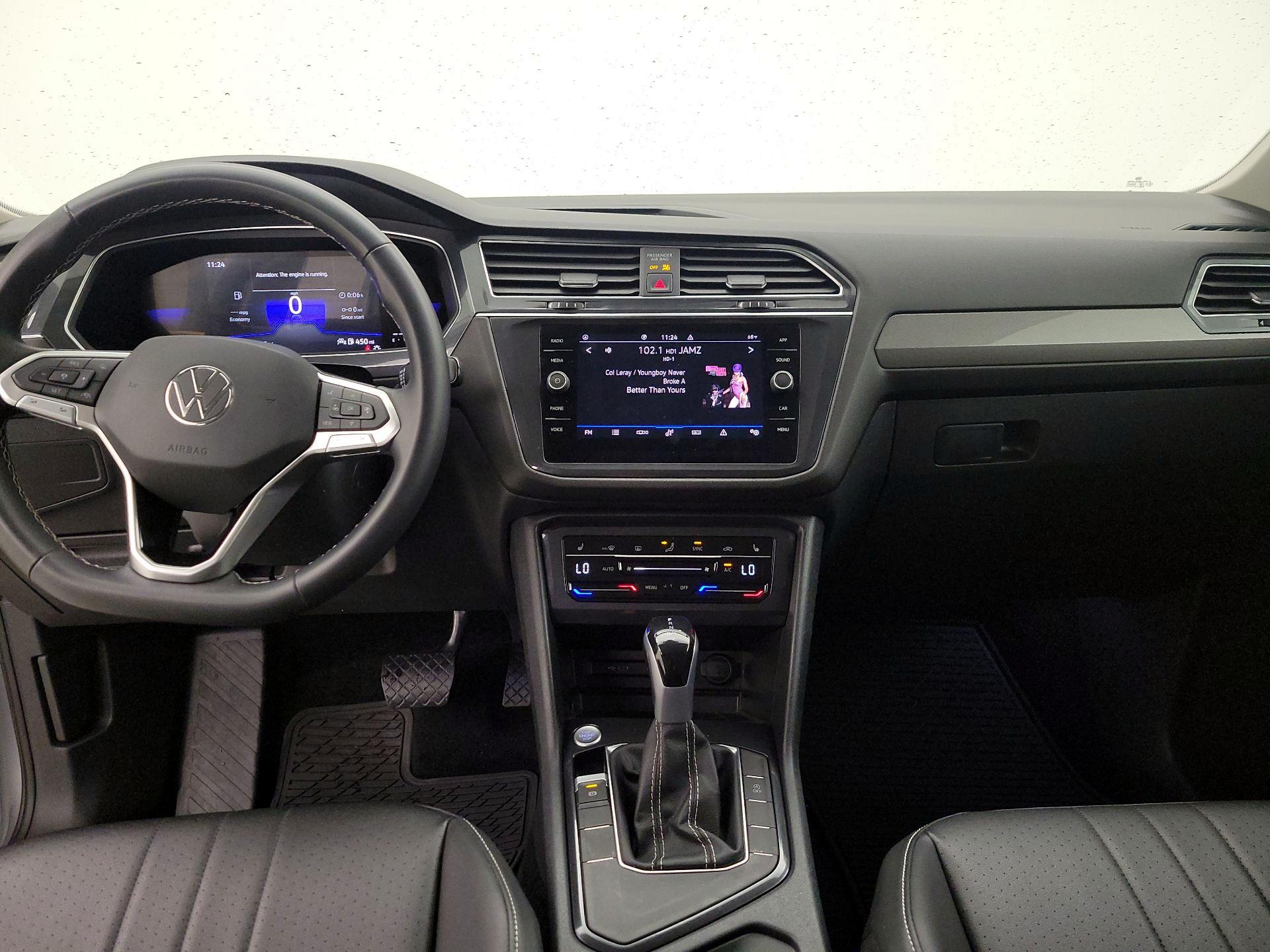 Thumbnail: 2023 Volkswagen Tiguan - 9