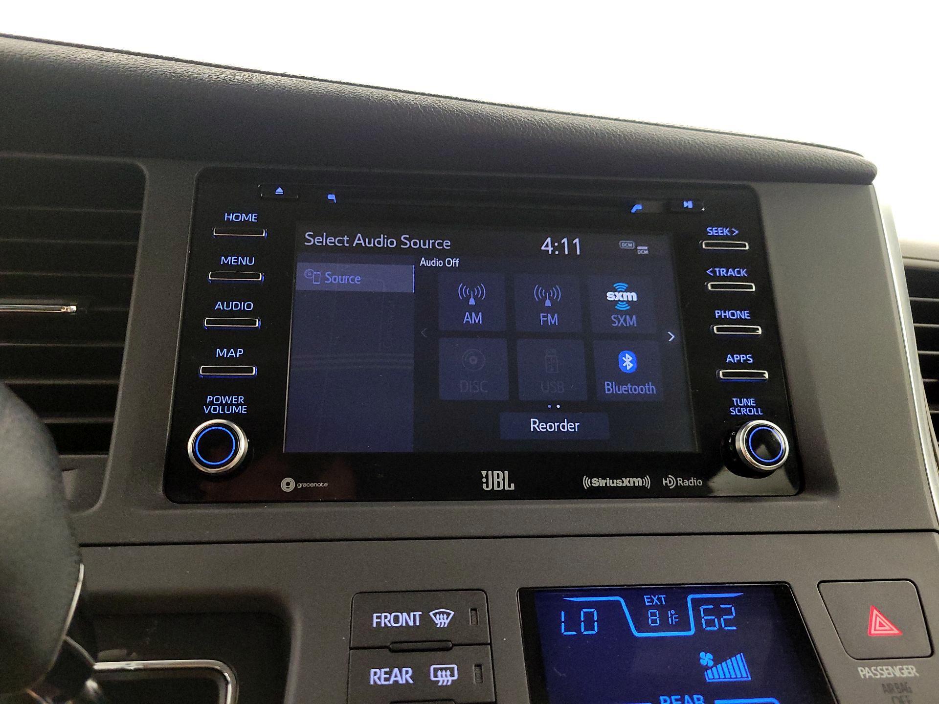 Thumbnail: 2019 Toyota Sienna - 16