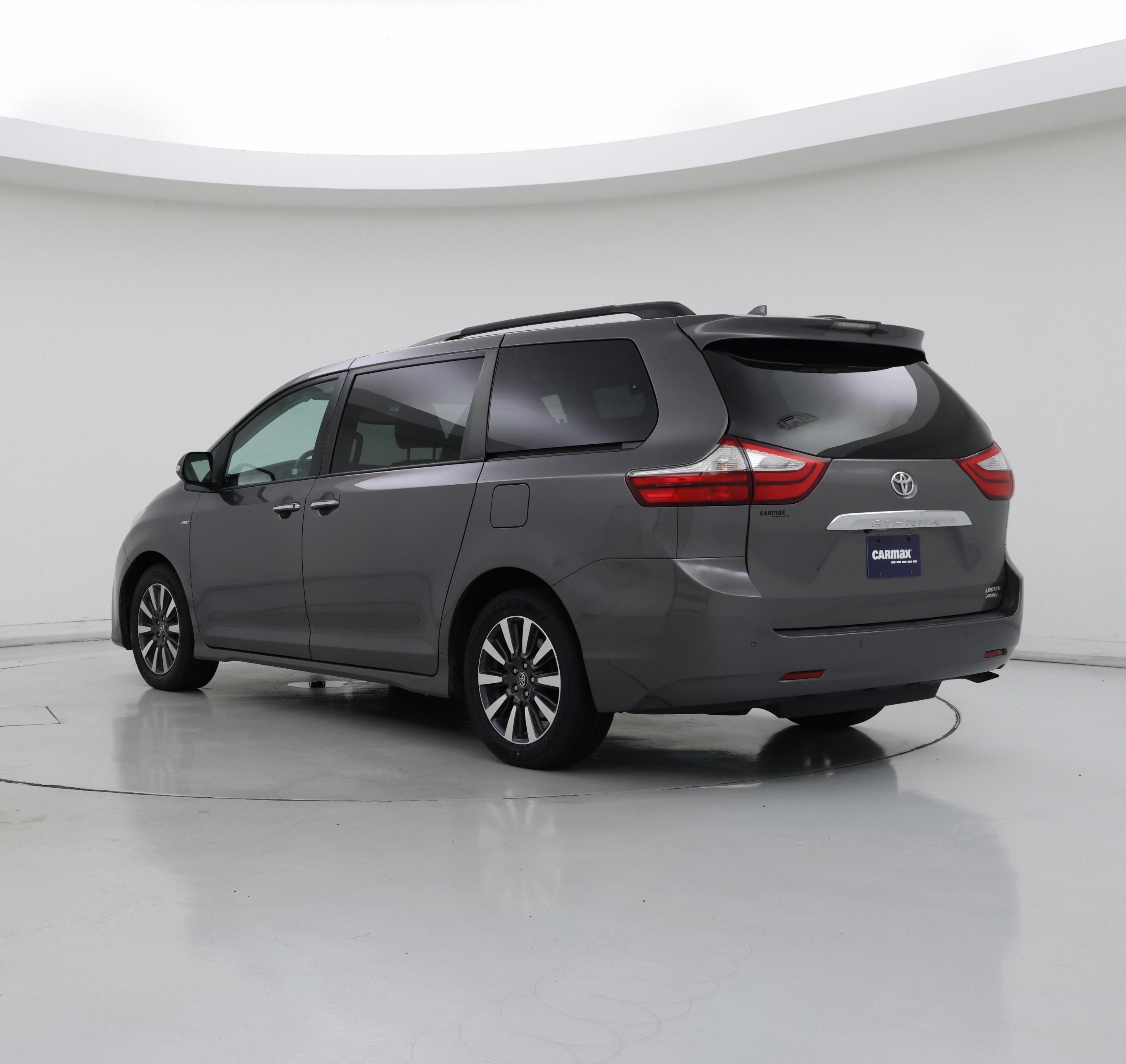 Thumbnail: 2019 Toyota Sienna - 2