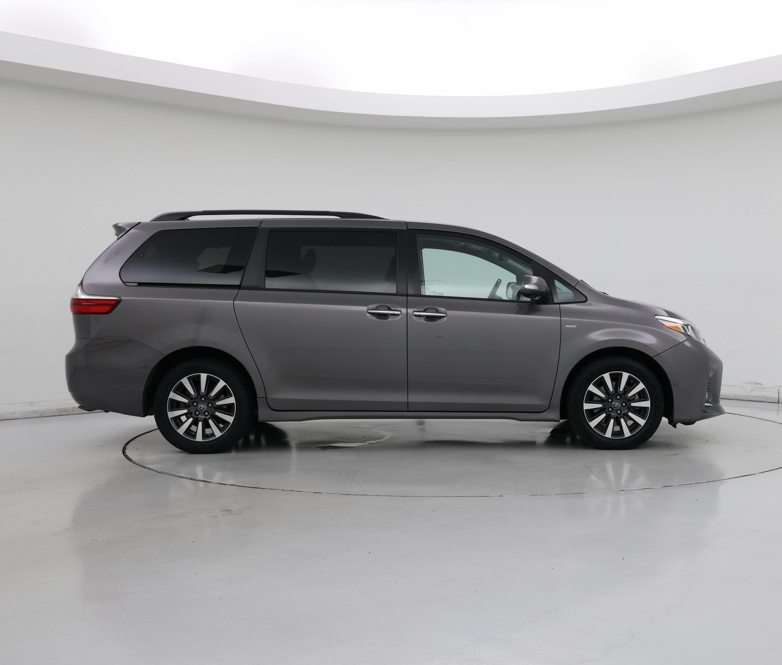 Thumbnail: 2019 Toyota Sienna - 7