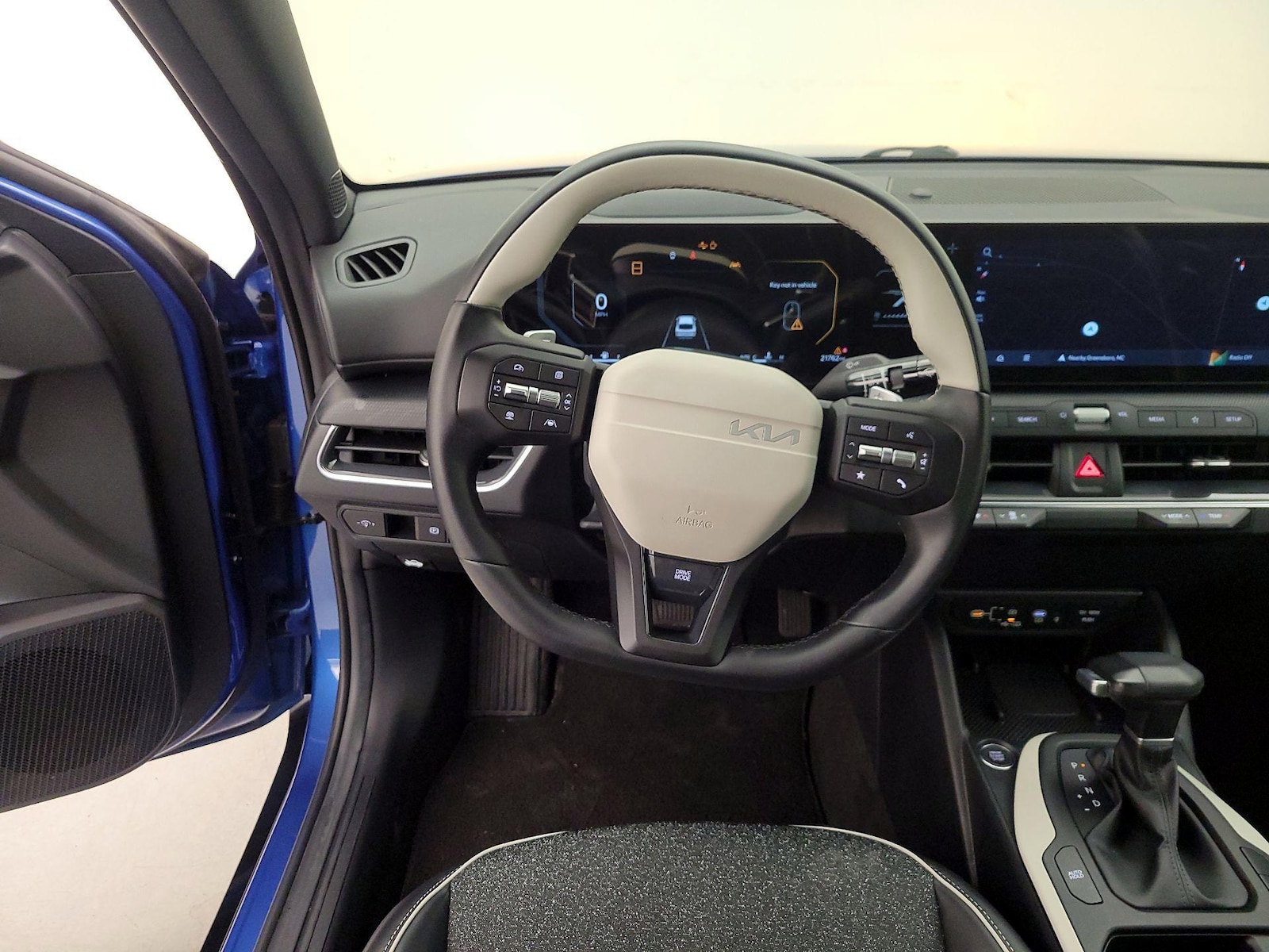 2025 Kia K4 GT-Line - Photo 11