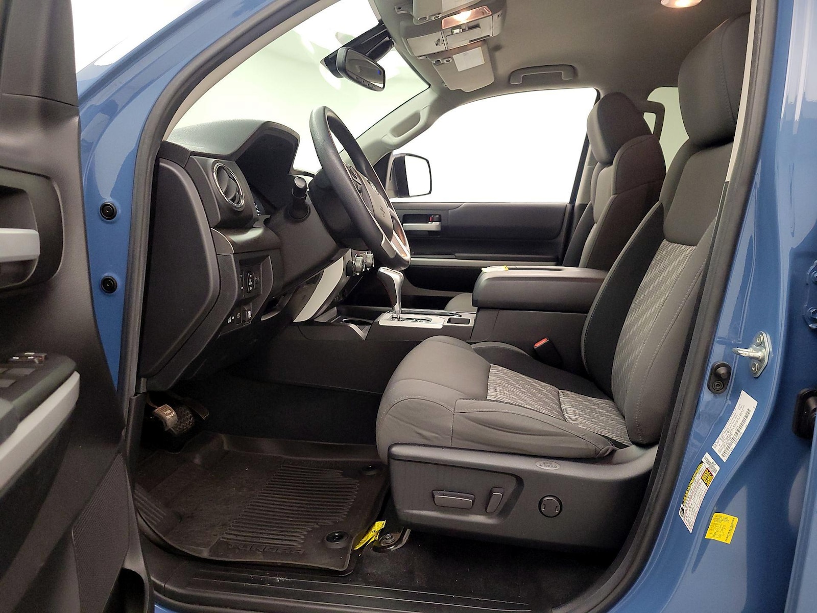 Power Seat(s) & Side Airbags