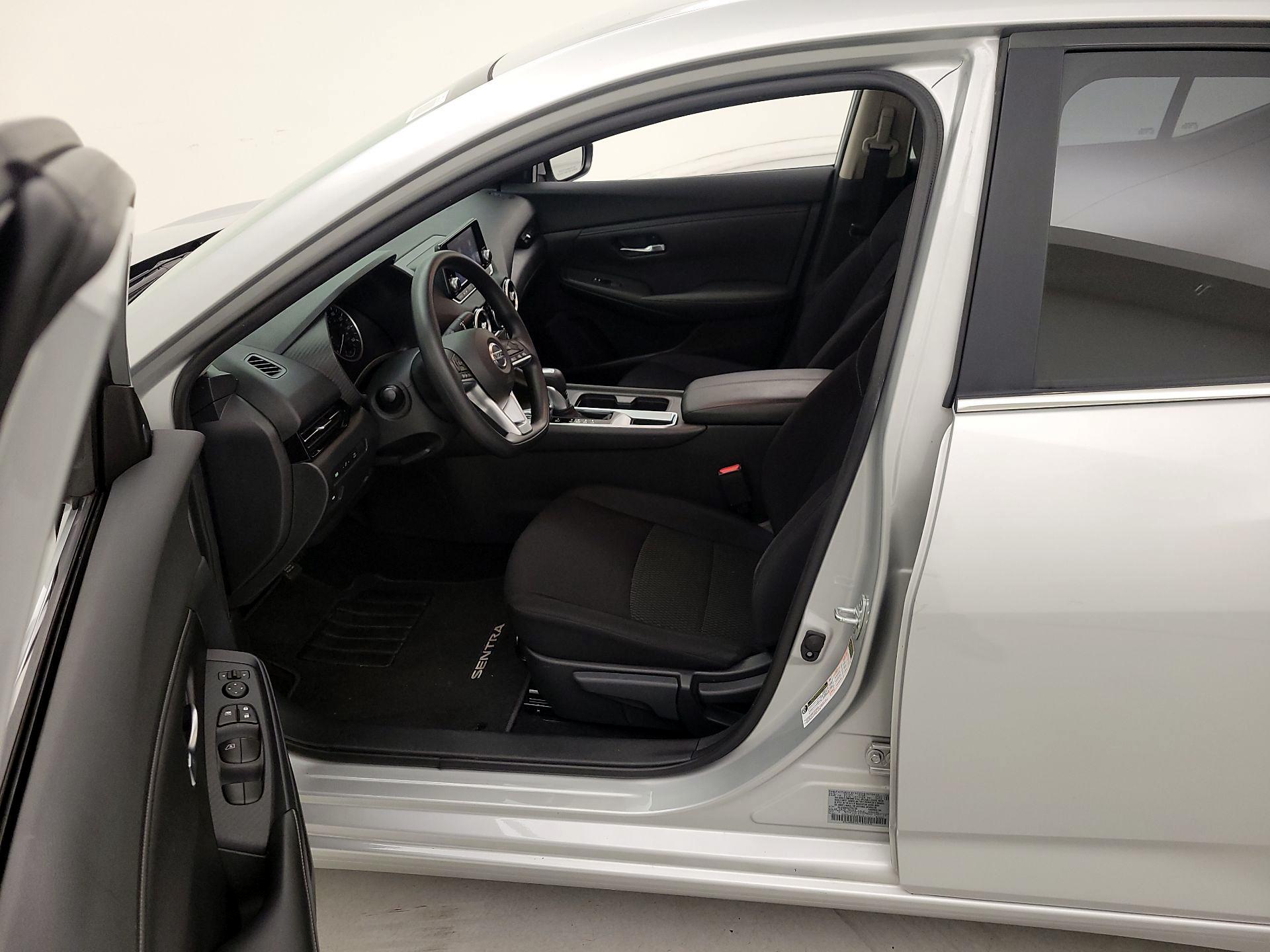 Thumbnail: 2020 Nissan Sentra - 11