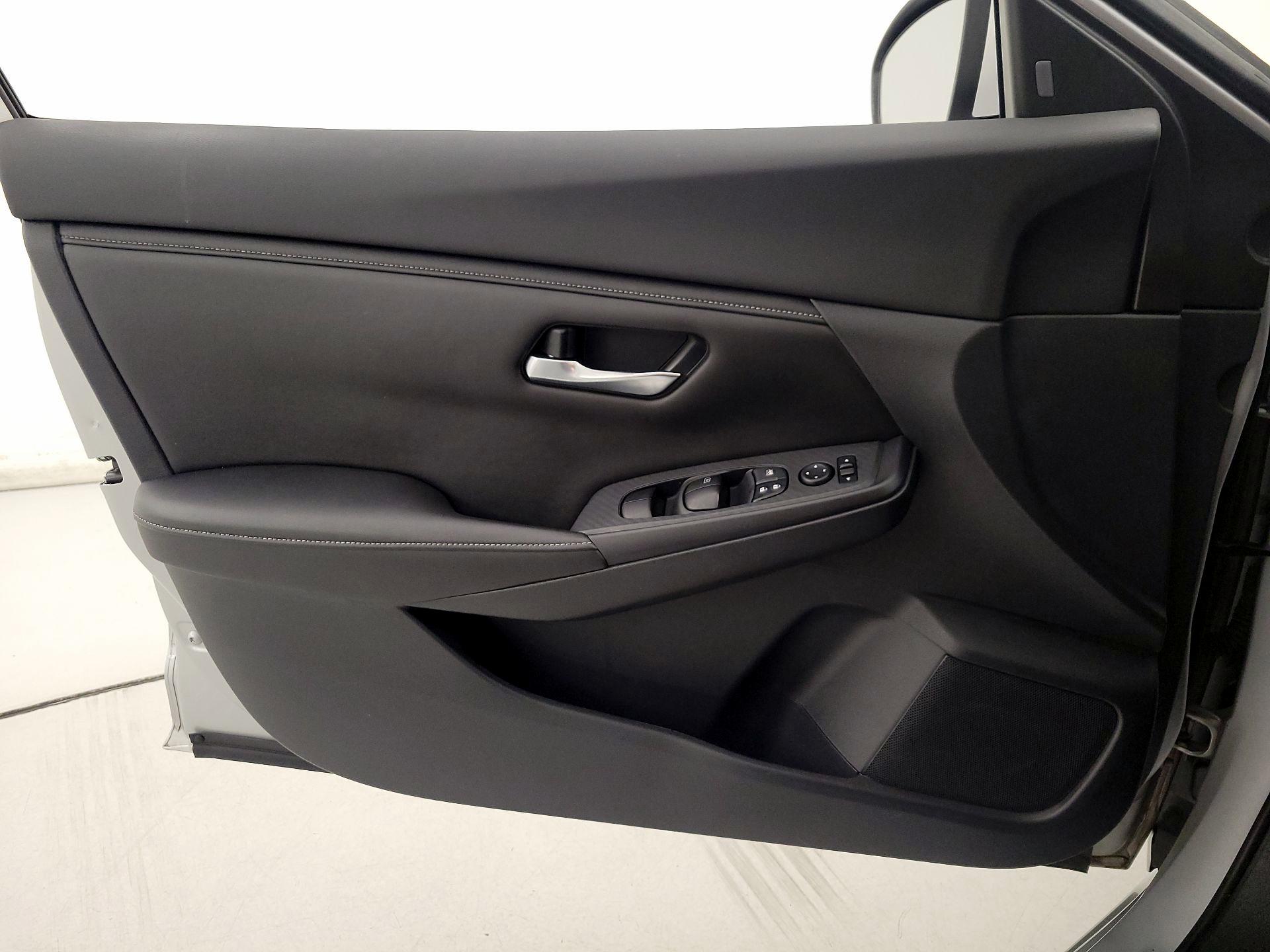 Thumbnail: 2020 Nissan Sentra - 12