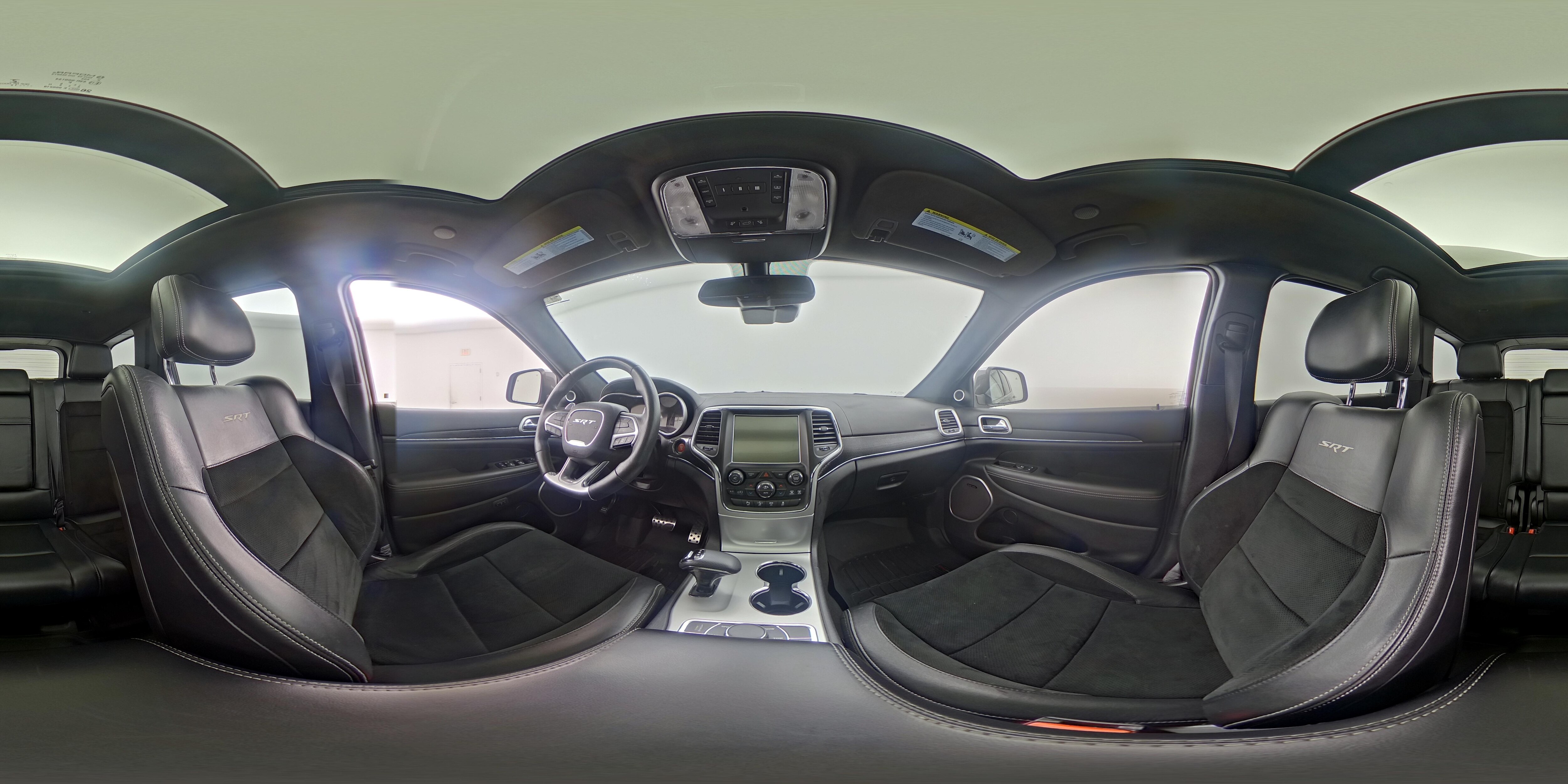 2015 Jeep Grand Cherokee SRT - Photo 27