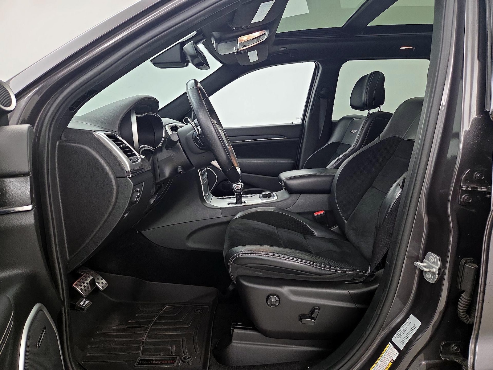 2015 Jeep Grand Cherokee SRT - Photo 12